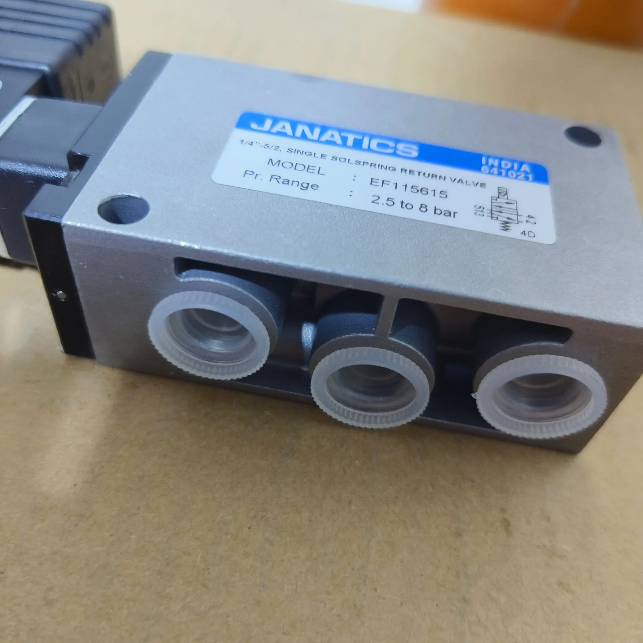 Janatics EF Series Poppet Type Pneumatic Solenoid Valve, 5/2 Way, G 1/4" Port, 24V DC Coil with Connector, EF115615W — photo 4 of 5