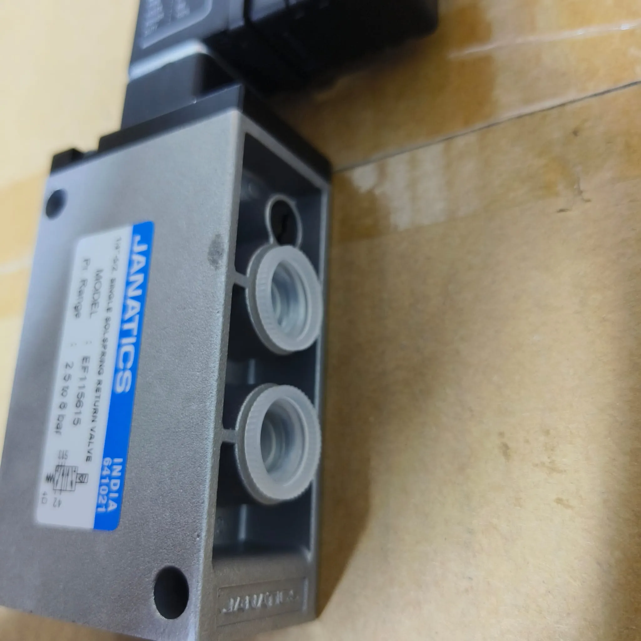 Janatics EF Series Poppet Type Pneumatic Solenoid Valve, 5/2 Way, G 1/4" Port, 24V DC Coil with Connector, EF115615W — photo 5 of 5