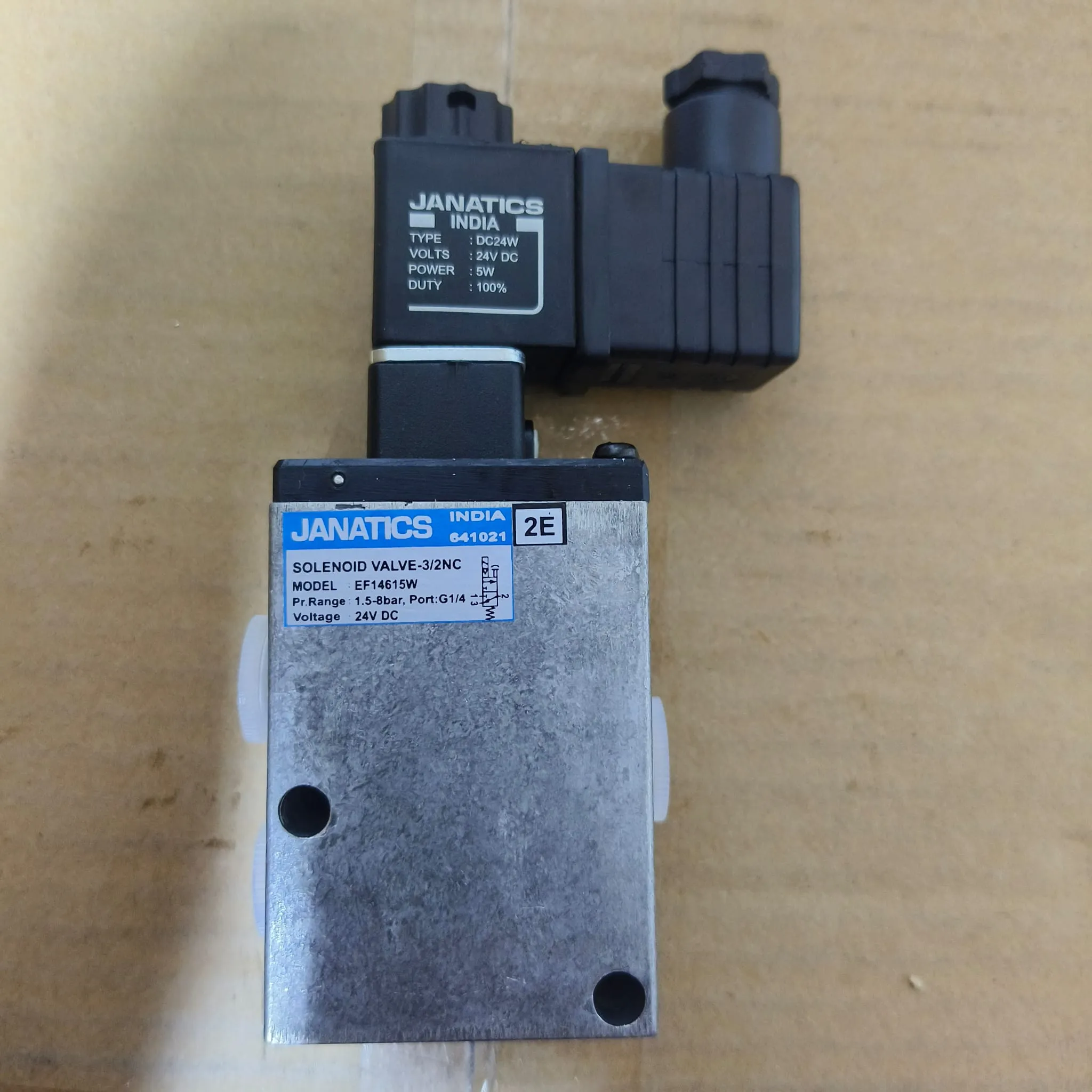 Janatics EF Series Poppet Type Pneumatic Solenoid Valve, 3/2 Way Normally Closed, G 1/4" Port, 24V DC Coil with Connector, EF14615W — photo 3 of 5