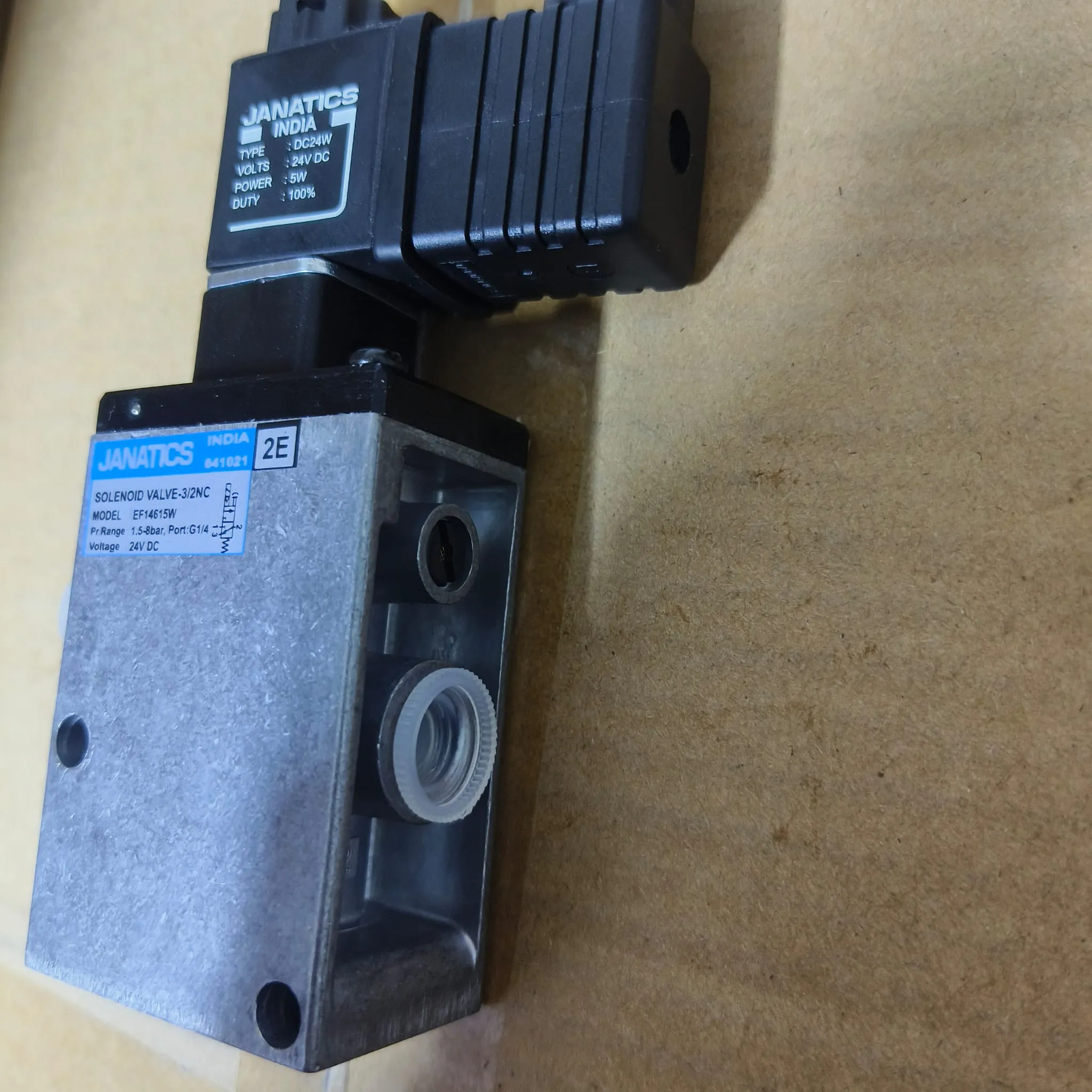 Janatics EF Series Poppet Type Pneumatic Solenoid Valve, 3/2 Way Normally Closed, G 1/4" Port, 24V DC Coil with Connector, EF14615W — photo 4 of 5