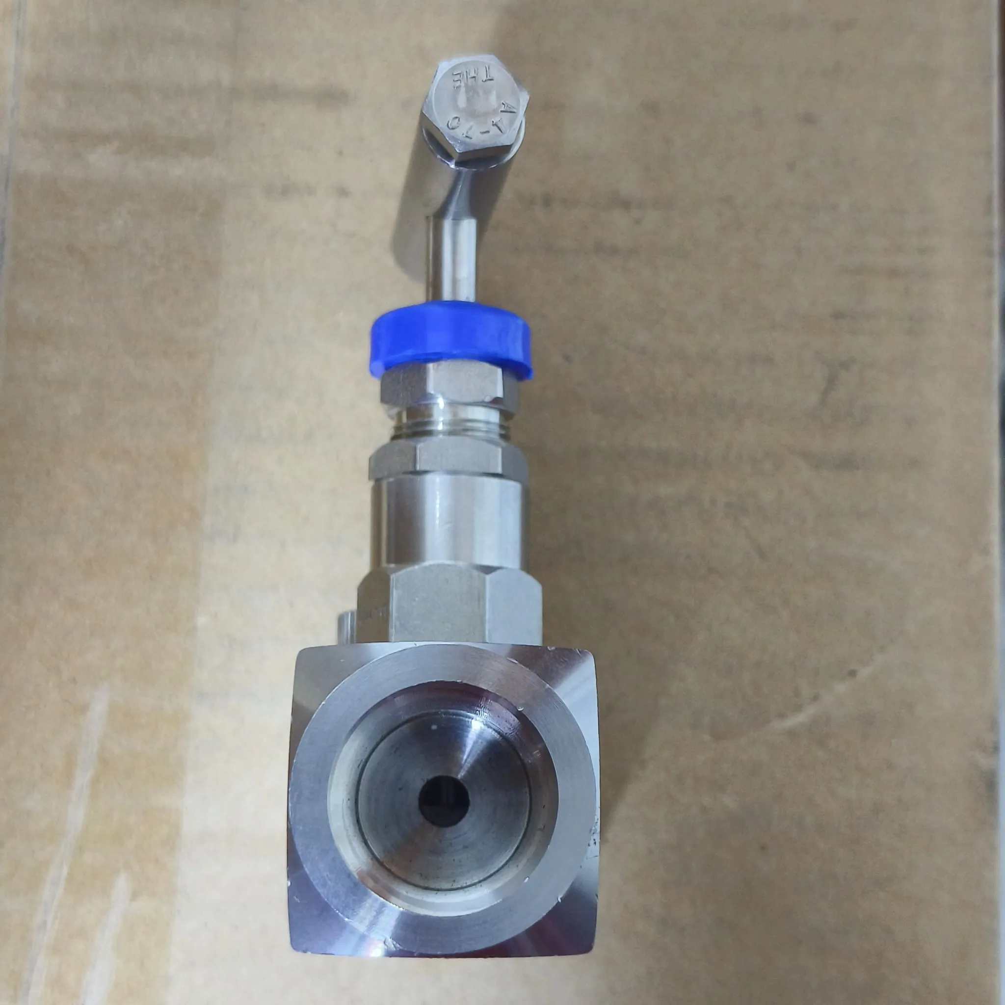 Alco N Series High-Pressure Needle Valve, 1/2" Female NPT, 3000 psi, SS316, N4NS-3K — photo 3 of 4