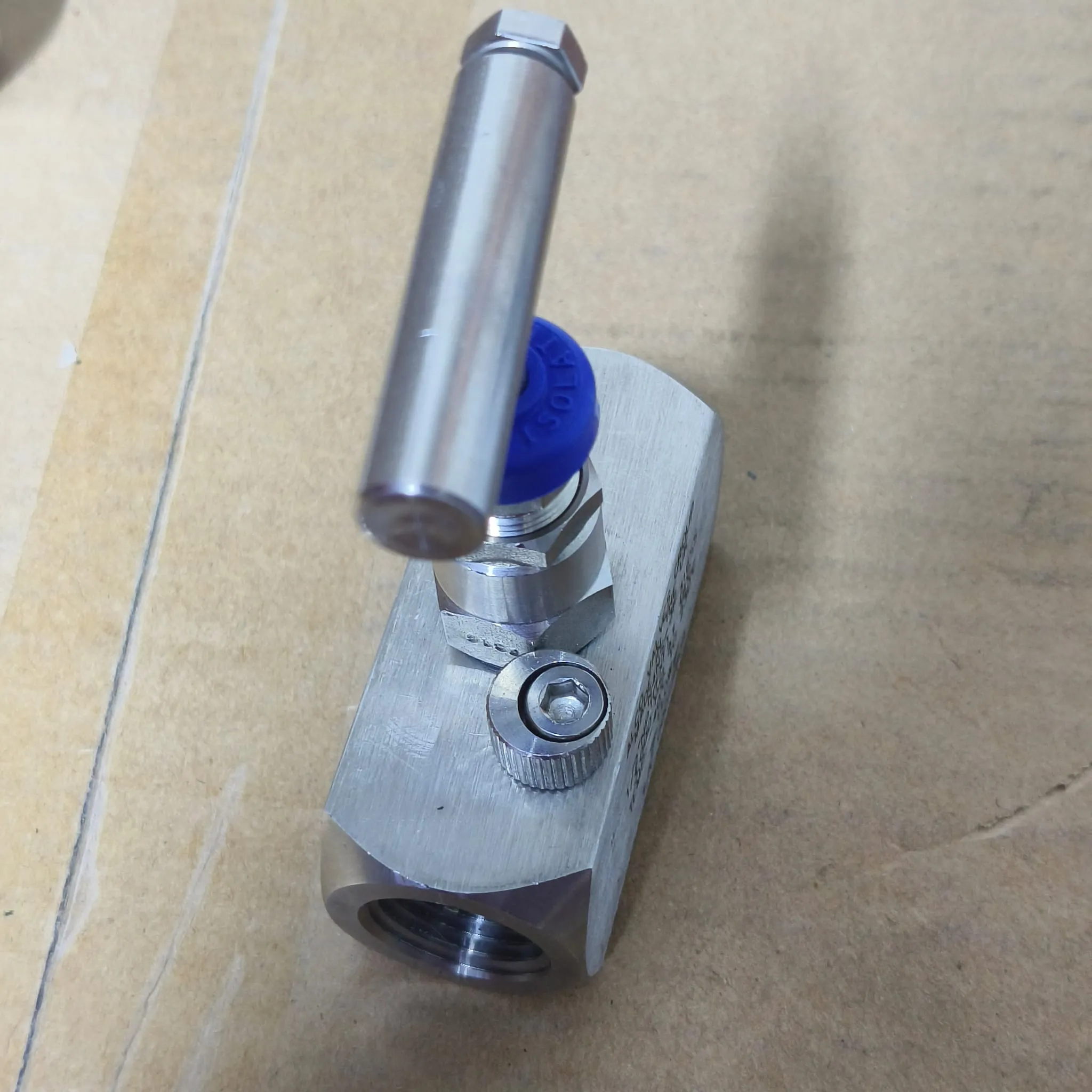 Alco N Series High-Pressure Needle Valve, 1/2" Female NPT, 3000 psi, SS316, N4NS-3K — photo 4 of 4