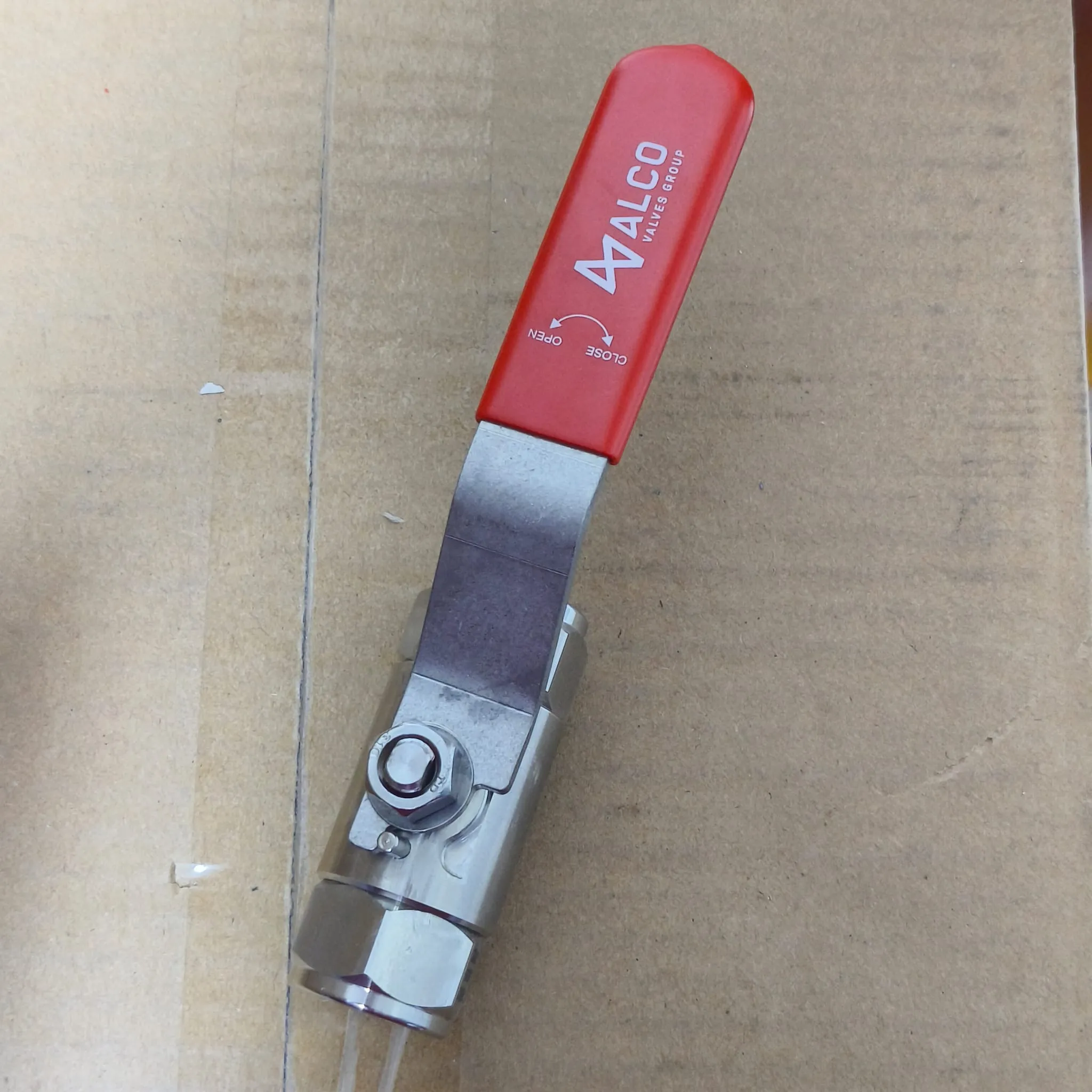 Alco PB Series High-Pressure Three-Piece Ball Valve, 1/4" Female NPT, 6,000 psi, SS316, PB2NS-LM — photo 4 of 6