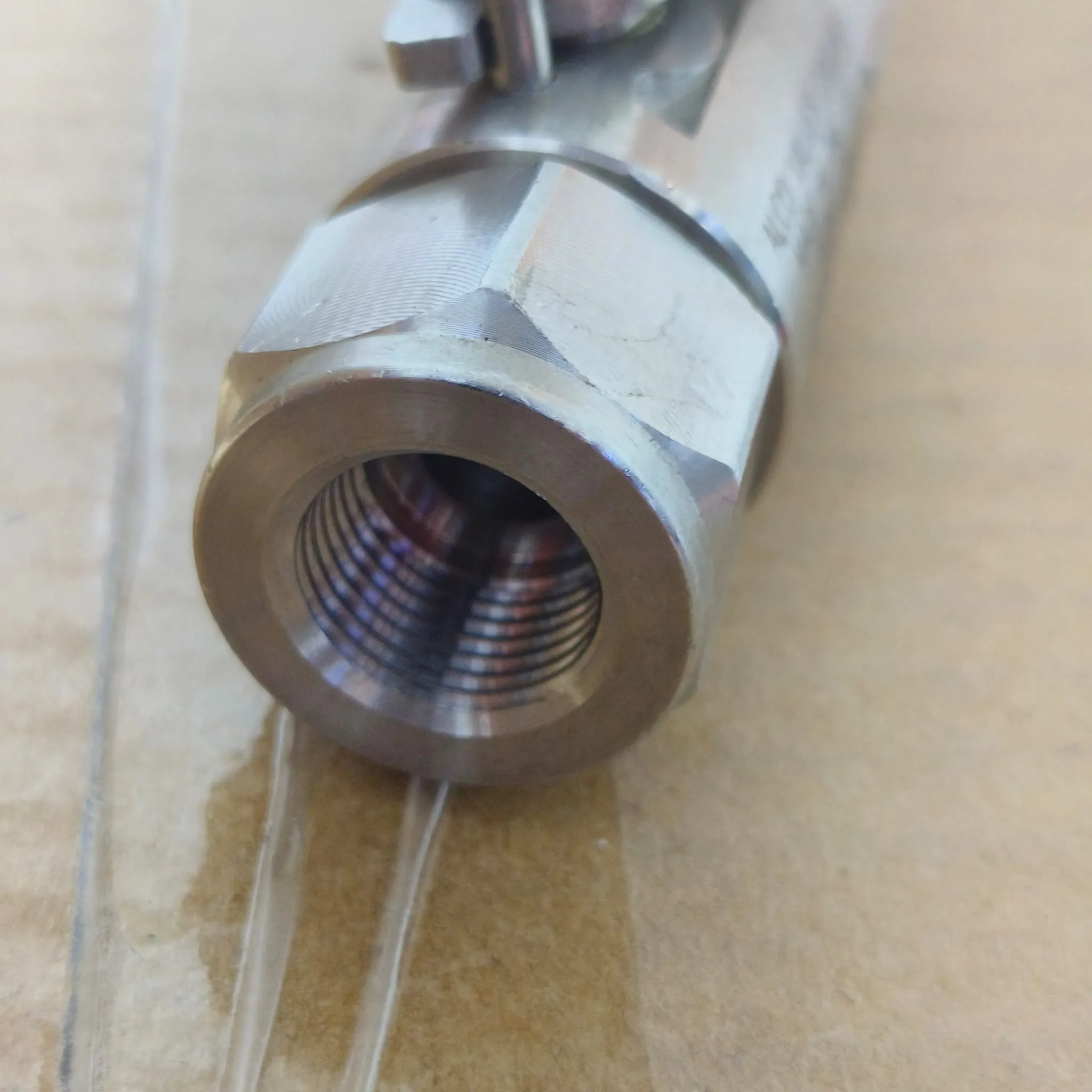 Alco PB Series High-Pressure Three-Piece Ball Valve, 3/8" Female NPT, 6,000 psi, SS316, PB3NS-LM — photo 5 of 6
