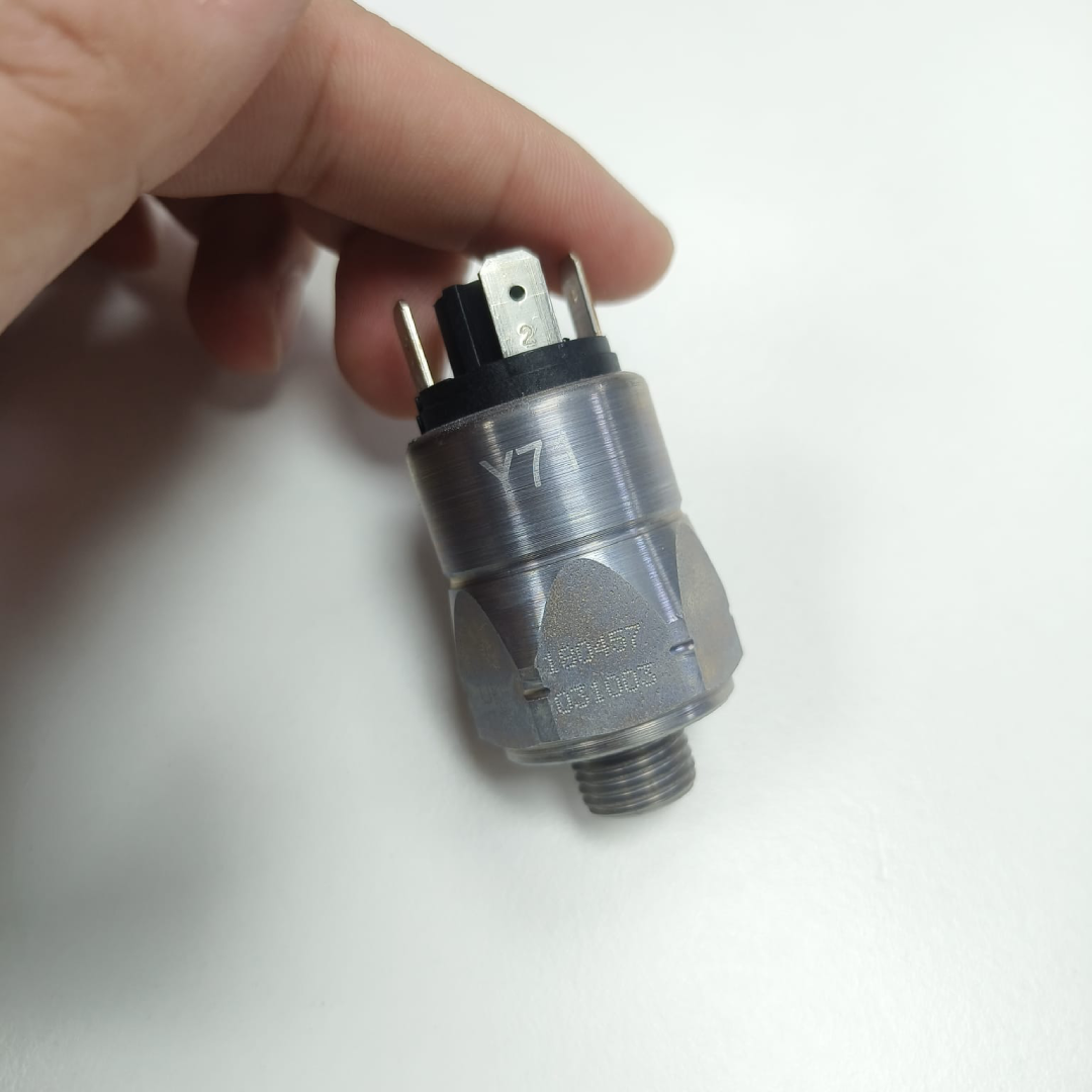 Suco 0166 Series Diaphragm Pressure Switch, G 1/4" Connection, 1-10 bar, Normally Closed, 0166-40603-1-023 — photo 3 of 6