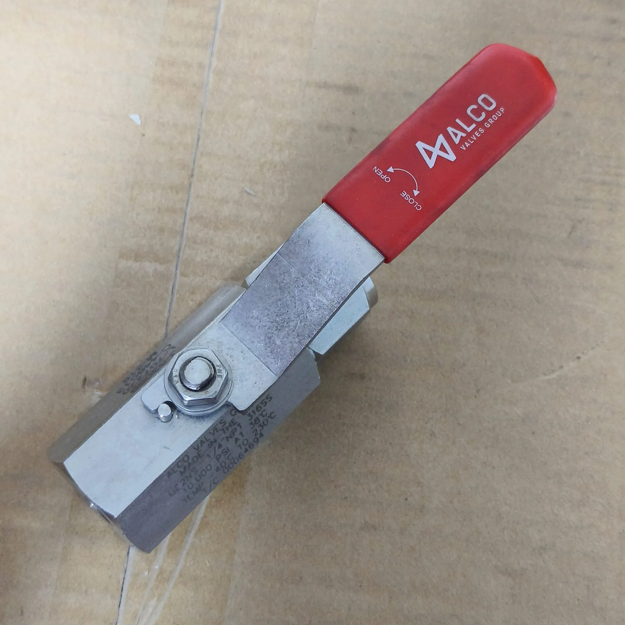 Alco UE Series High-Pressure Two-Piece Ball Valve, 1/4" Female NPT, 10,000 psi, SS316, UE2NS — photo 4 of 6
