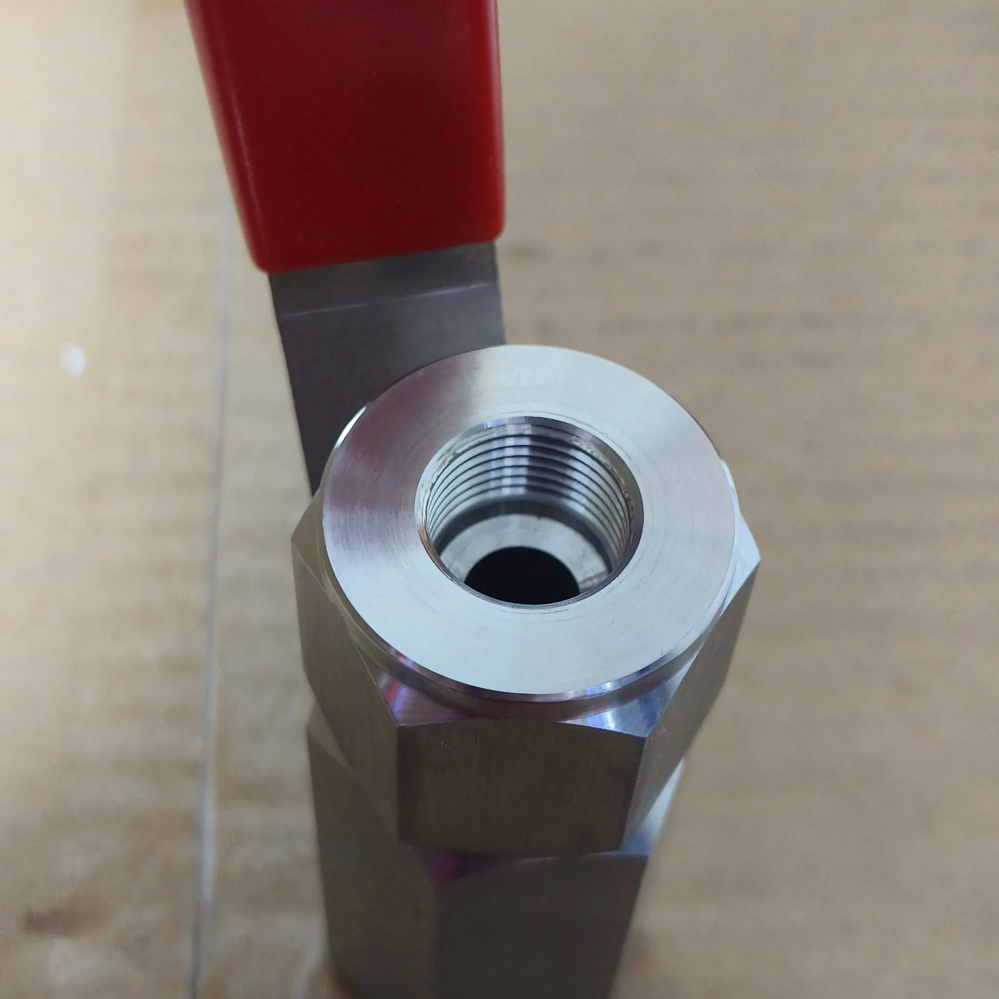 Alco UE Series High-Pressure Two-Piece Ball Valve, 3/8" Female NPT, 10,000 psi, SS316, UE3NS — photo 6 of 6