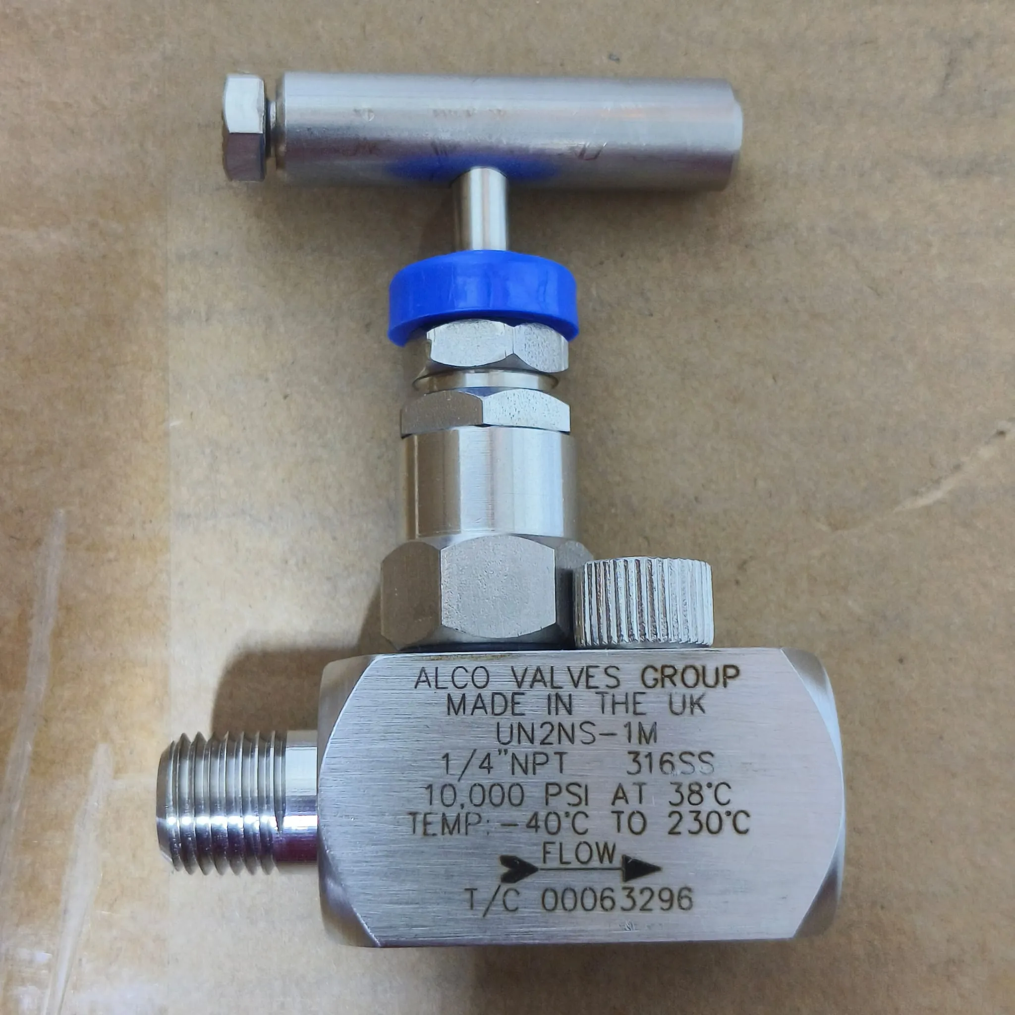 Alco UN Series High-Pressure Needle Valve, 1/4" Male x Female NPT, 10000 psi, SS316, UN2NS-1M — photo 2 of 4