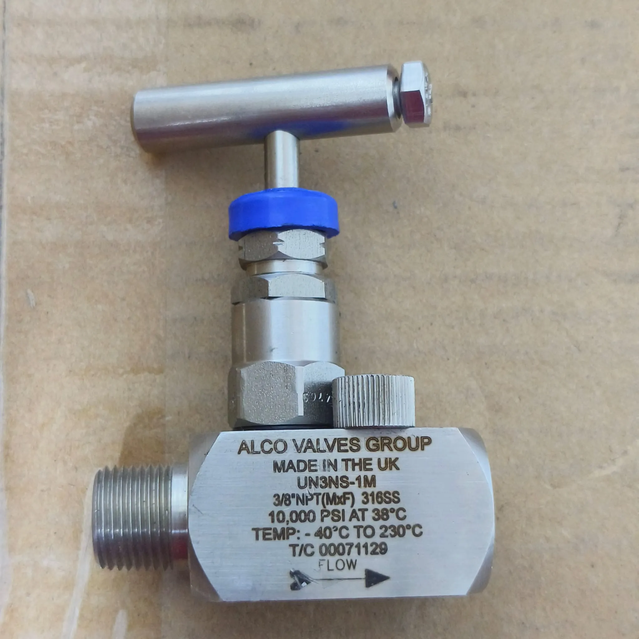 Alco UN Series High-Pressure Needle Valve, 3/8" Male x Female NPT, 10000 psi, SS316, UN3NS-1M — photo 2 of 4