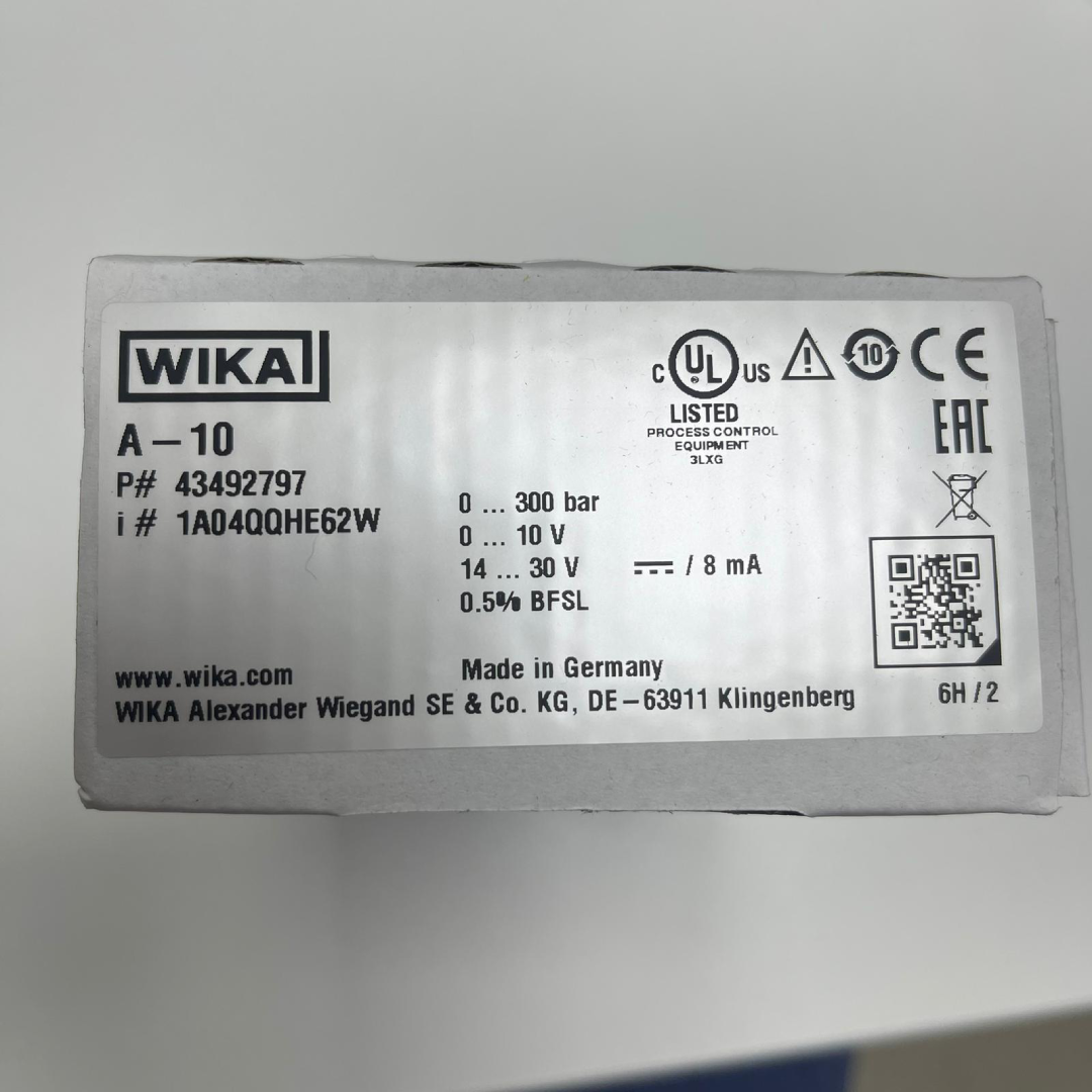 WIKA A-10 Pressure Transmitter, 0-300 Bar Gauge, G 1/4 A, 0-10 V, Valve Connector, 43492797 — photo 2 of 6