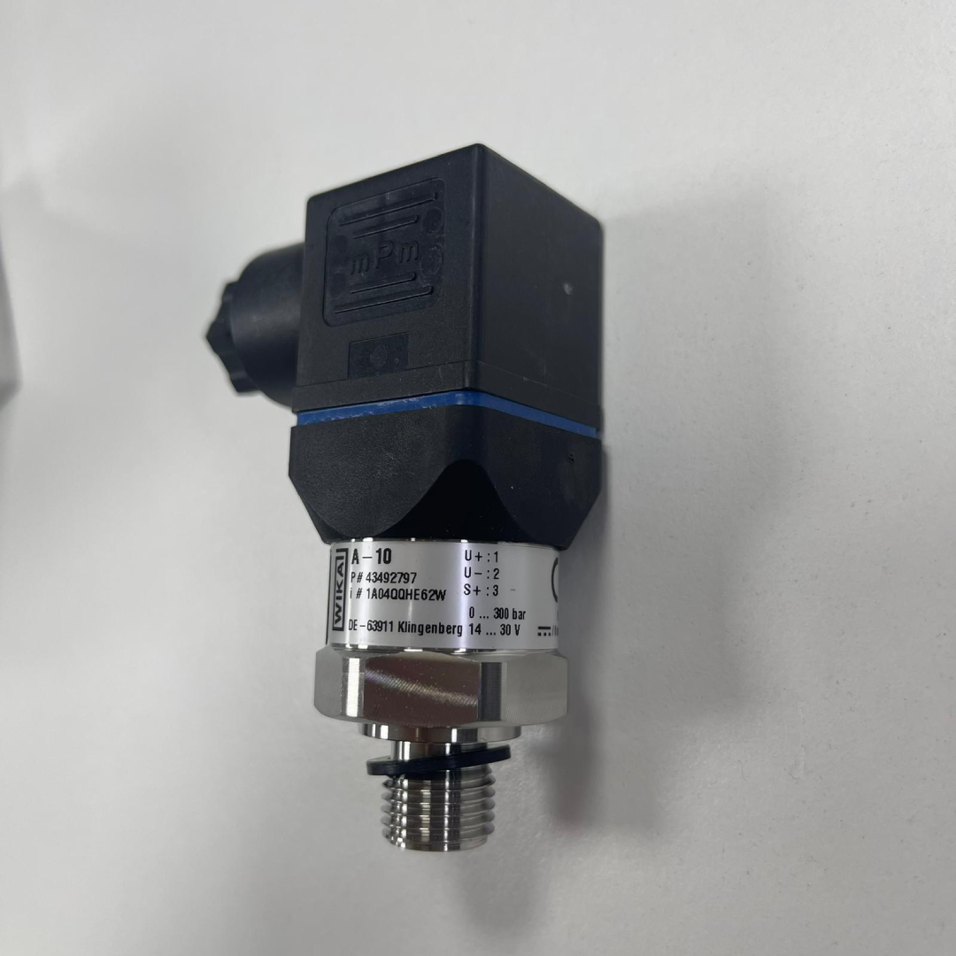 WIKA A-10 Pressure Transmitter, 0-300 Bar Gauge, G 1/4 A, 0-10 V, Valve Connector, 43492797 — photo 4 of 6