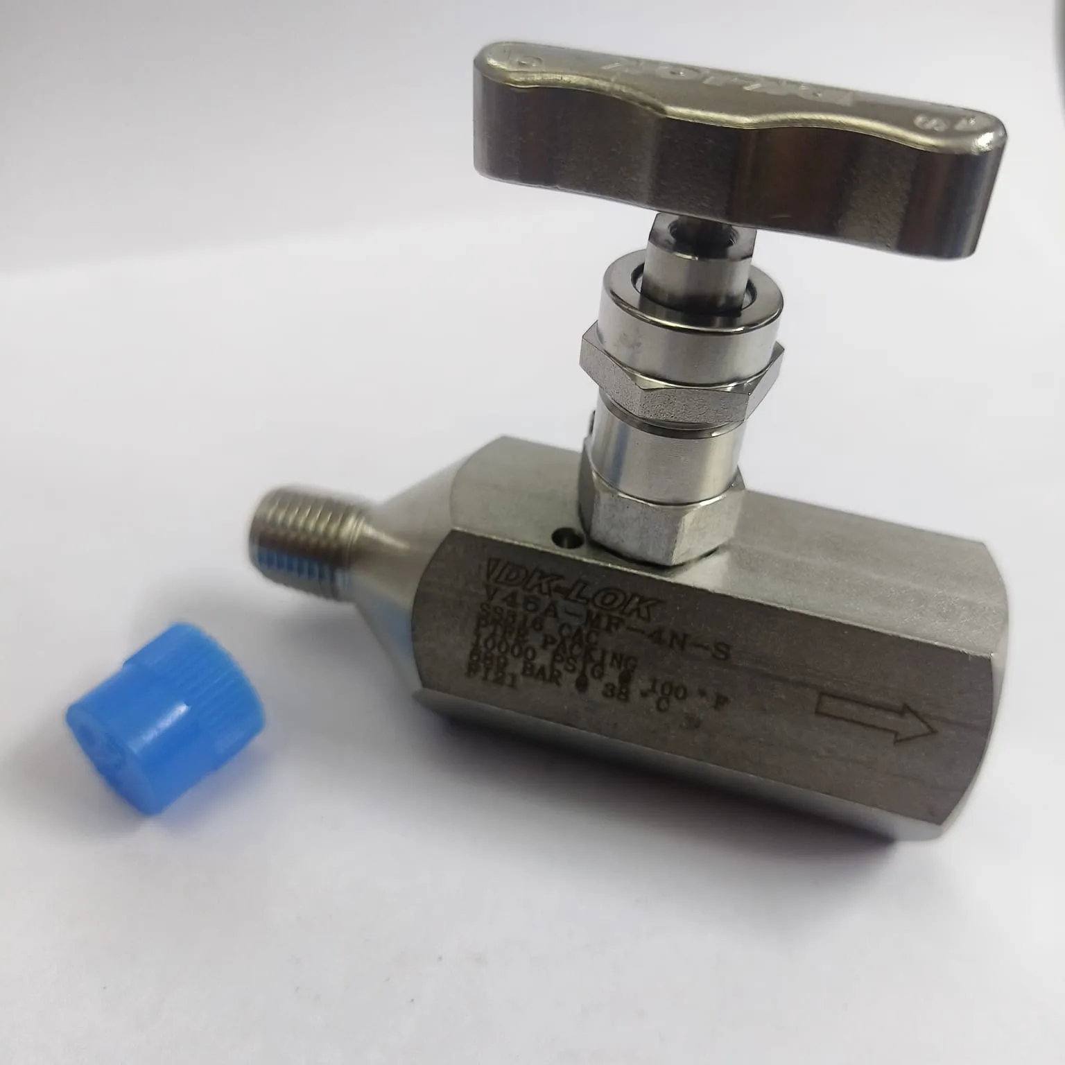 DK-LOK V46A Series Needle Valve, 10000 psi, 1/4" Male x Female NPT Connections, SS316, V46A-MF-4N-S - image 3