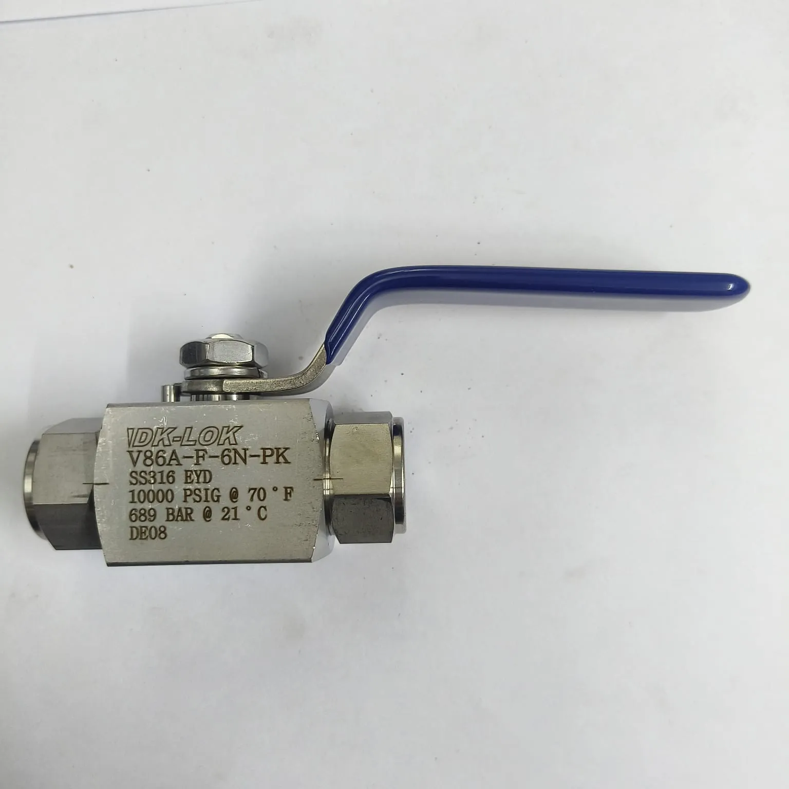DK-LOK V86A Series Ball Valve, 10,000 psig, 3/8" Female NPT Connections, SS316, V86A-F-6N-PK - image 2