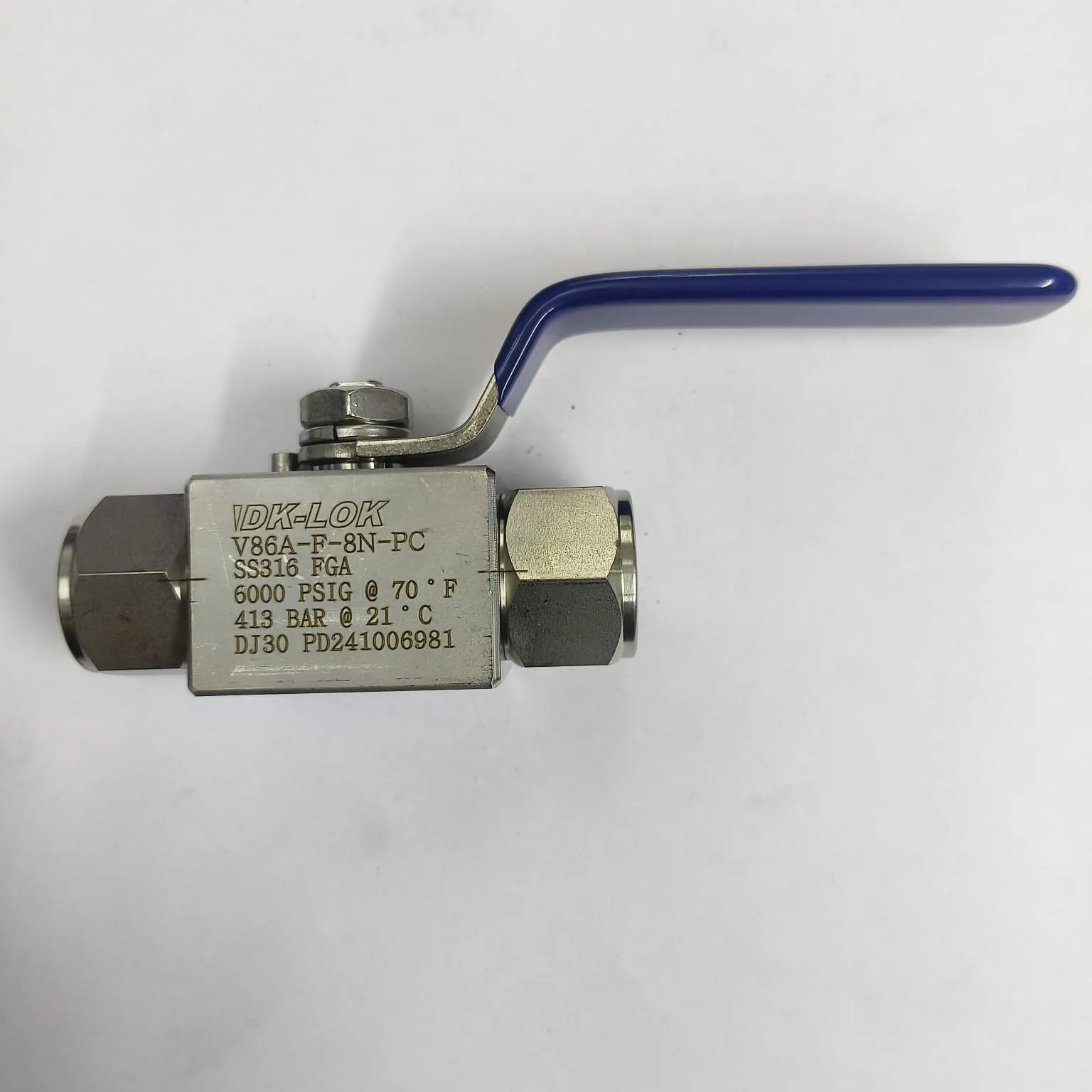DK-LOK V86A Series Ball Valve, 6,000 psig, 1/2" Female NPT Connections, SS316, V86A-F-8N-PC - image 2