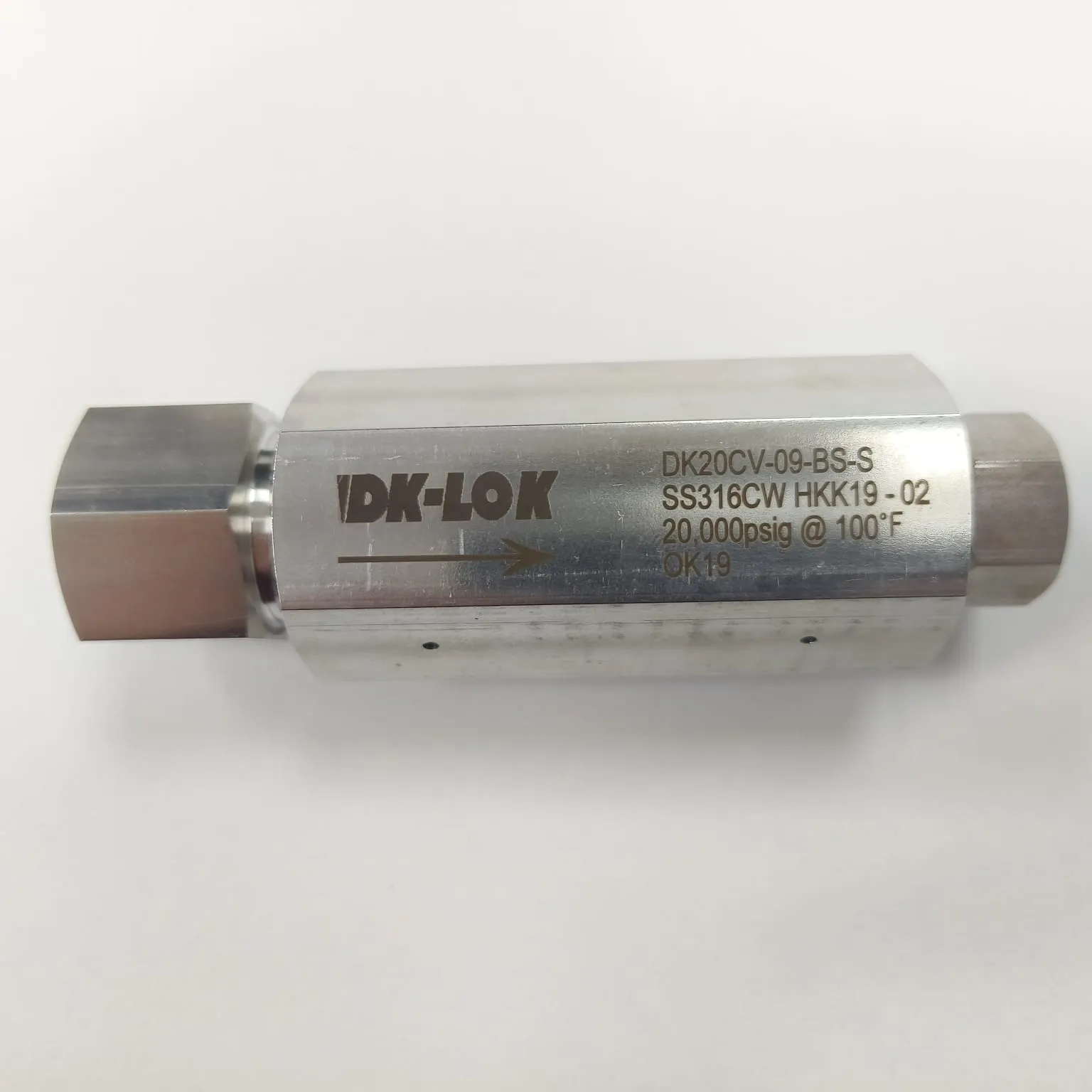 DK-LOK High Pressure Check Valve, 20,000 psi, Ball Type, 9/16" MP Female Port x 9/16" Tube OD, SS316, DK20CV-09-BS-S - image 3