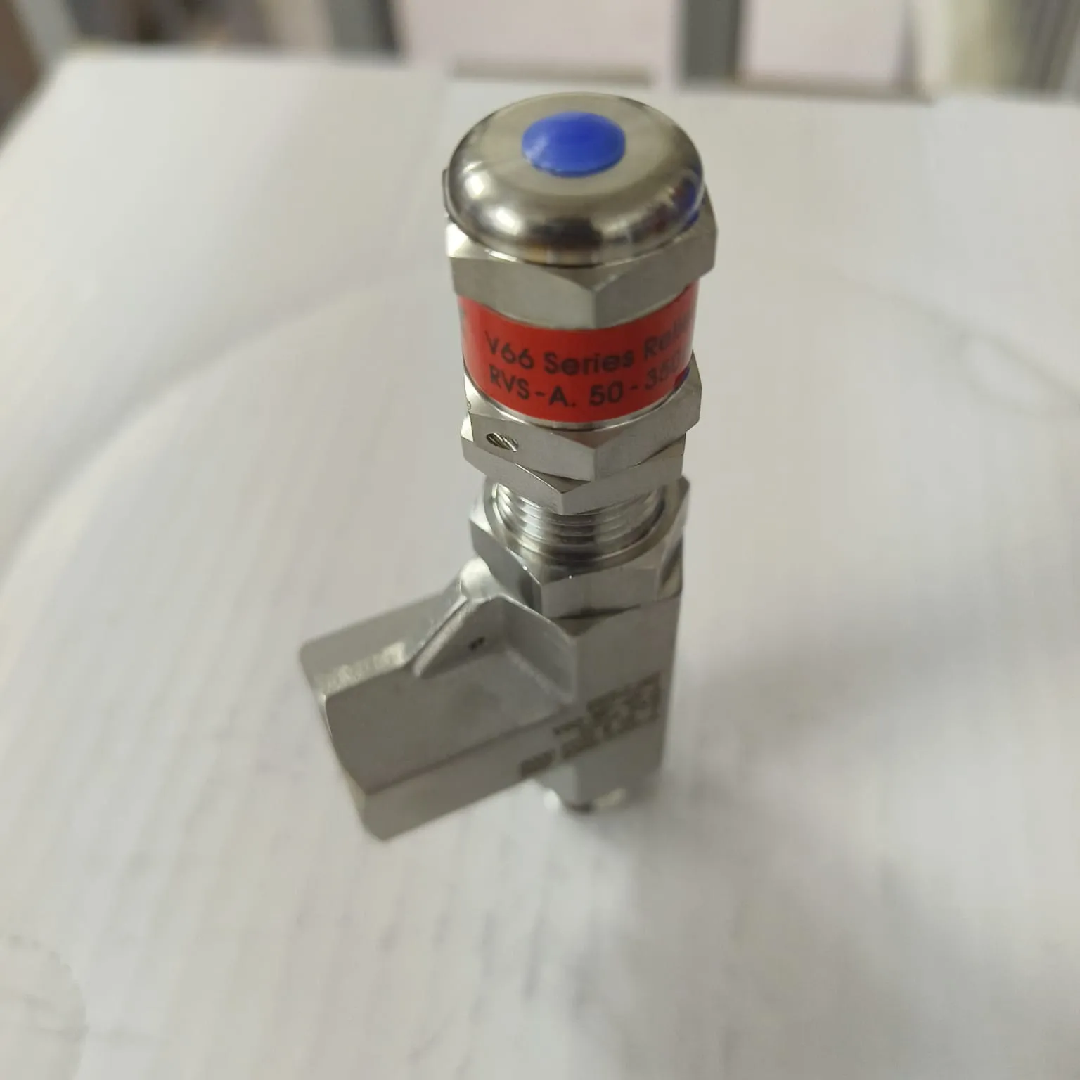 DK-LOK V66 Series Relief Valve, Cracking Pressure 50 to 350 psig, 1/4" Male x Female NPT Connections, SS316, V66-MF-4N-A - image 4