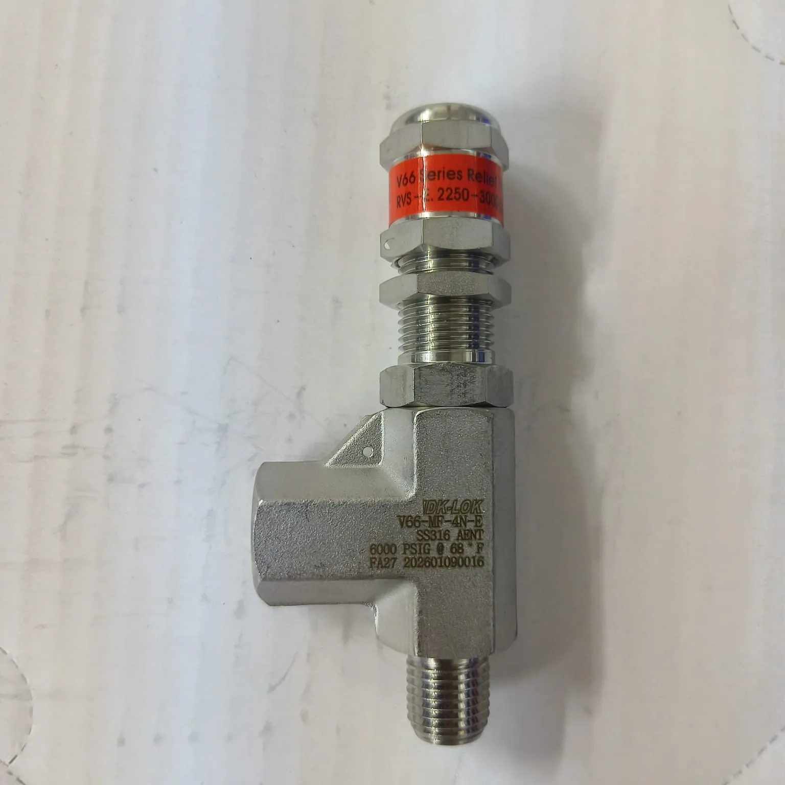 DK-LOK V66 Series Relief Valve, Cracking Pressure 2250 to 3000 psig, 1/4" Male x Female NPT Connections, SS316, V66-MF-4N-E - image 2