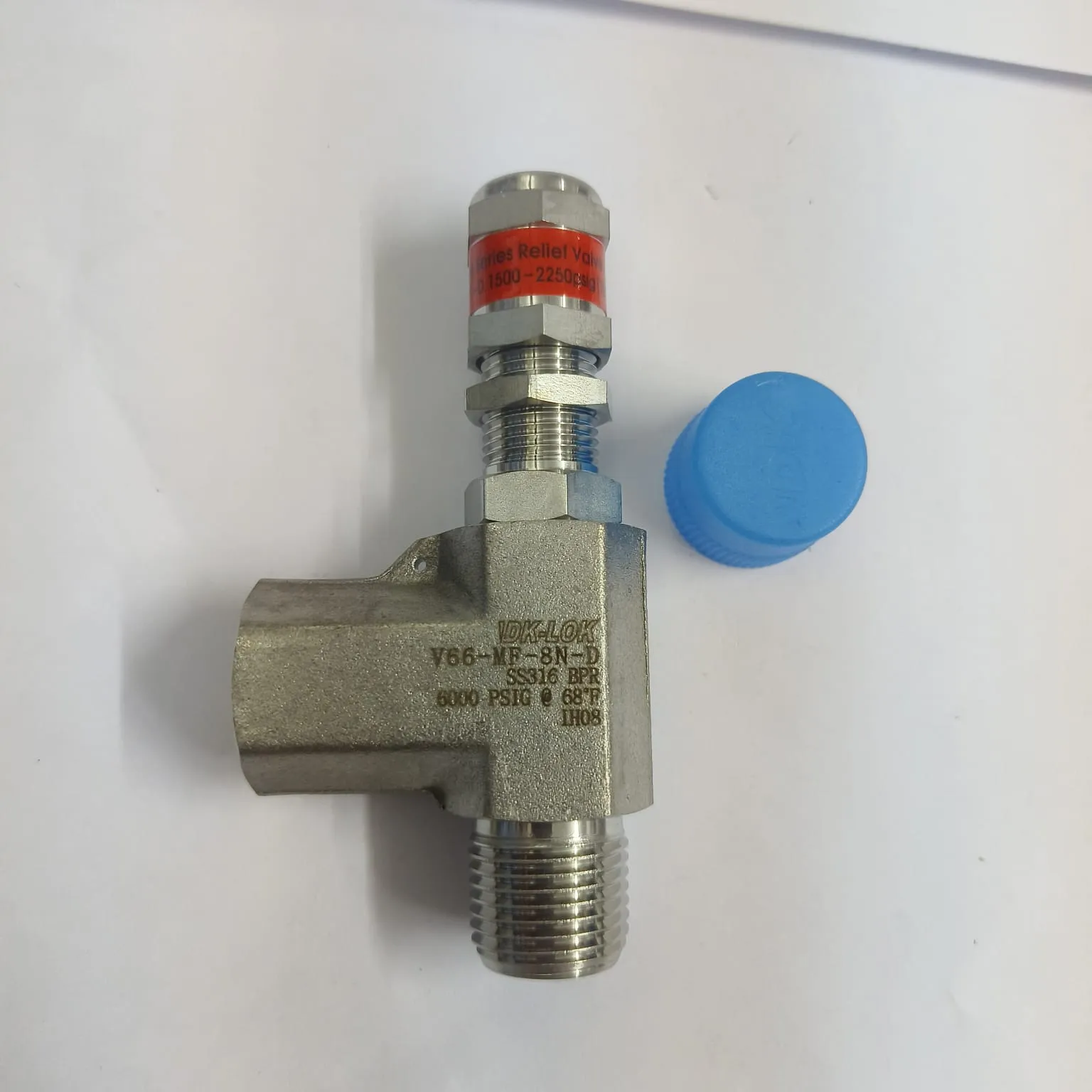 DK-LOK V66 Series Relief Valve, Cracking Pressure 1500 to 2250 psig, 1/2" Male x Female NPT Connections, SS316, V66-MF-8N-D - image 2