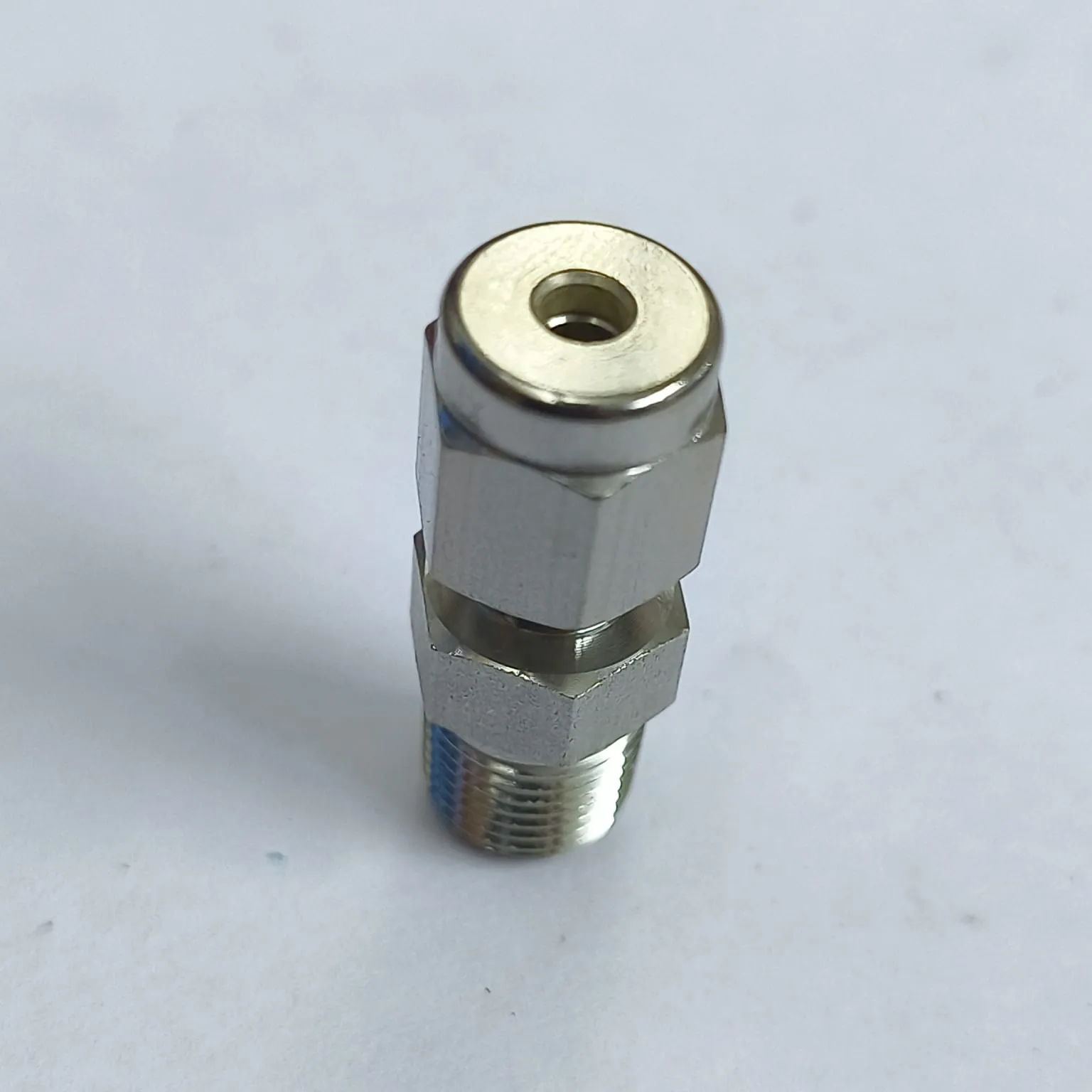 DK-LOK Compression Tube Straight Fitting, 1/8" Tube OD x 1/8" Male NPT, SS316, DMC-2-2N-S - image 3