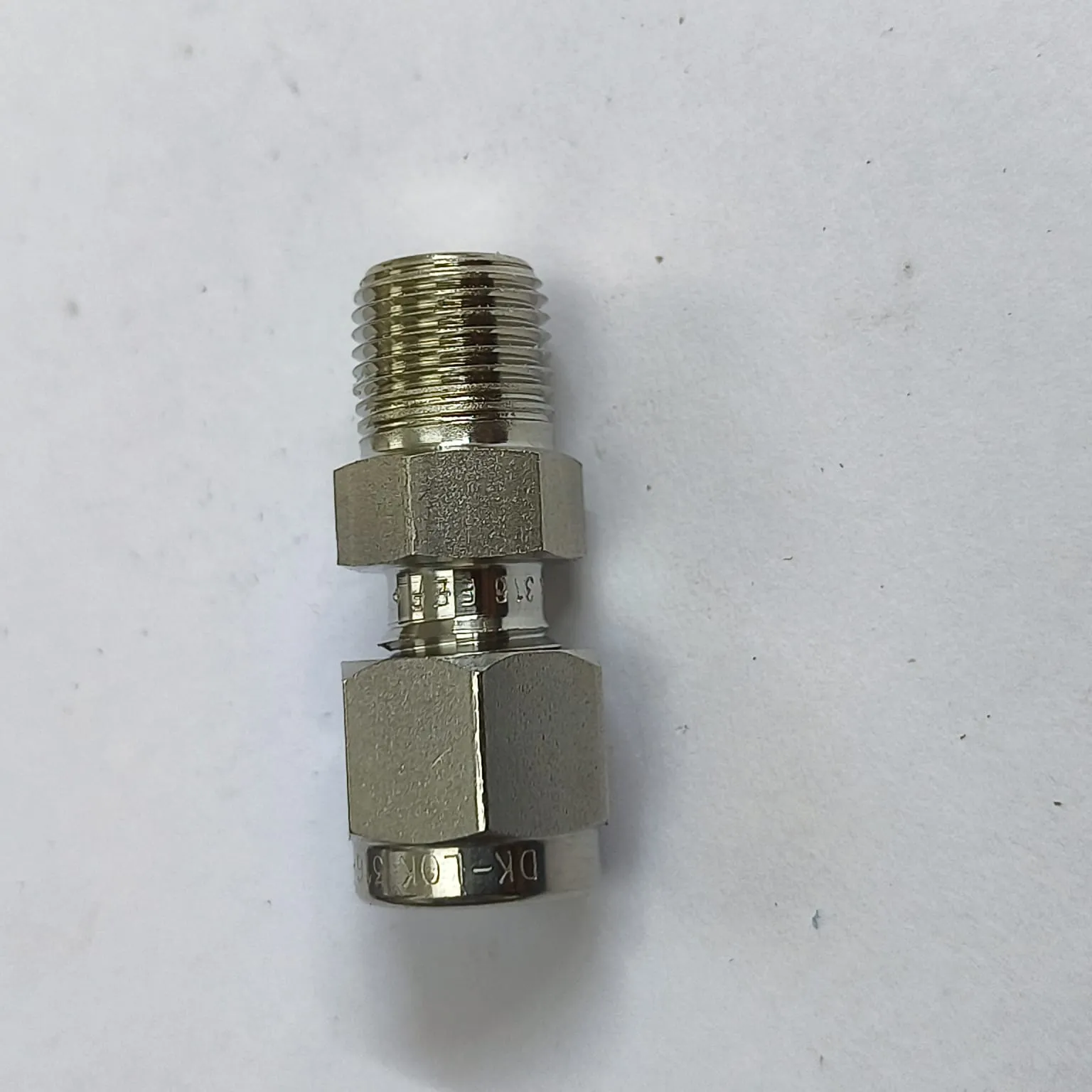 DK-LOK Compression Tube Straight Fitting, 3/16" Tube OD x 1/8" Male NPT, SS316, DMC-3-2N-S - image 2