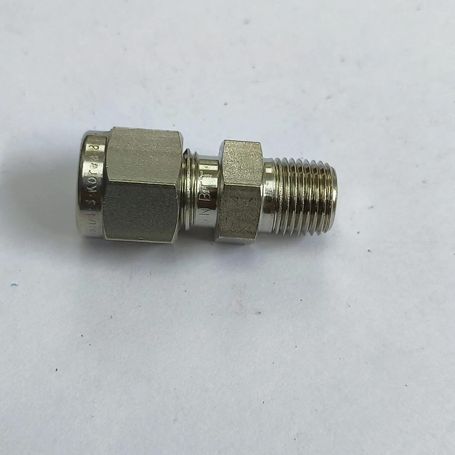 DK-LOK Compression Tube Straight Fitting, 1/4" Tube OD x 1/8" Male NPT, SS316, DMC-4-2N-S - image 2