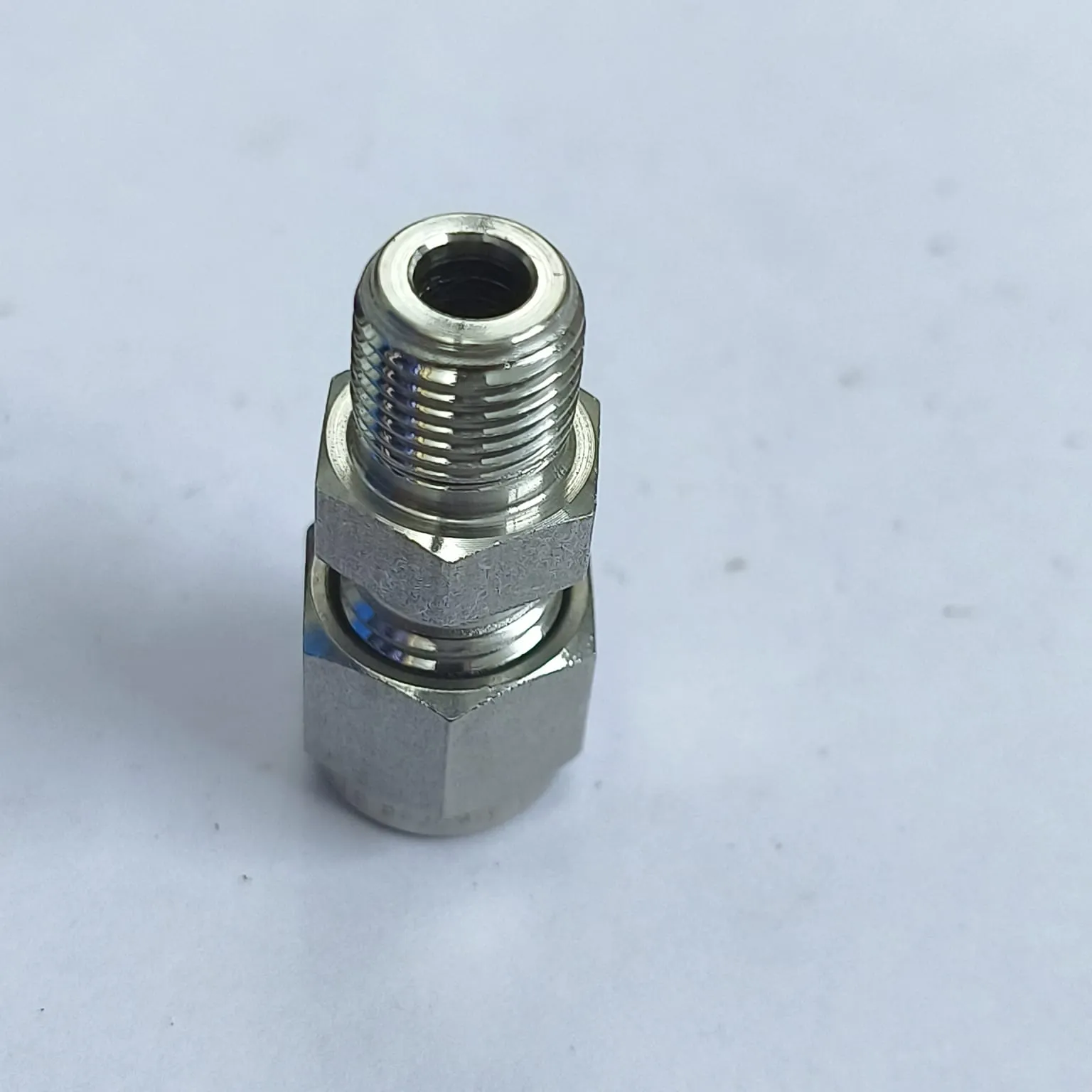 DK-LOK Compression Tube Straight Fitting, 1/4" Tube OD x 1/8" Male NPT, SS316, DMC-4-2N-S - image 3