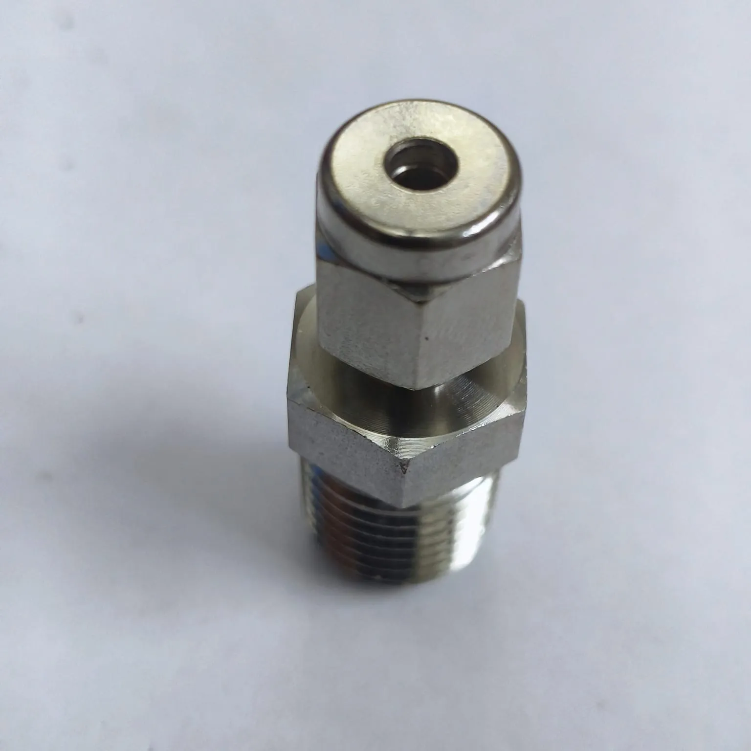 DK-LOK Compression Tube Straight Fitting, 1/8" Tube OD x 1/4" Male NPT, SS316, DMC-2-4N-S - image 3
