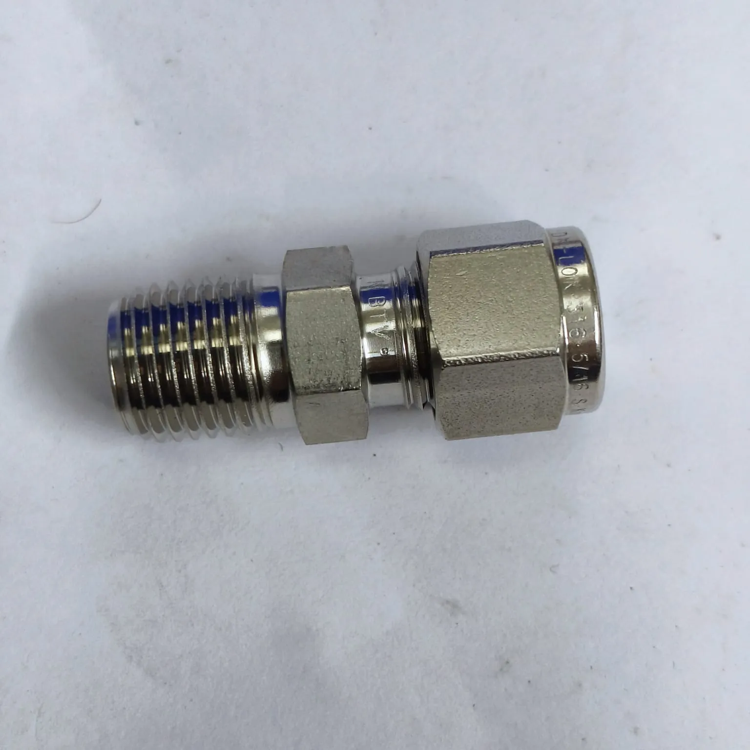DK-LOK Compression Tube Straight Fitting, 5/16" Tube OD x 1/4" Male NPT, SS316, DMC-5-4N-S - image 2