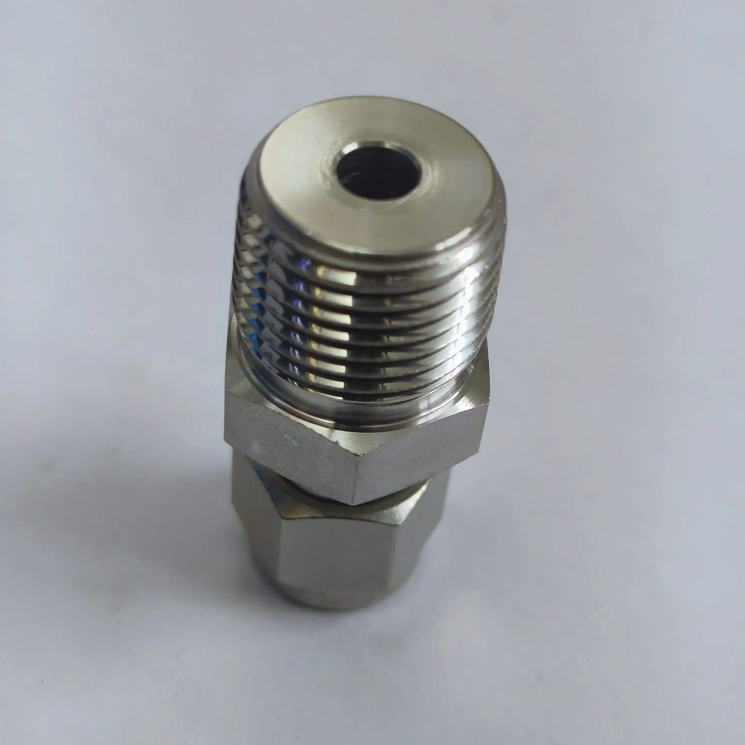 DK-LOK Compression Tube Straight Fitting, 1/4" Tube OD x 3/8" Male NPT, SS316, DMC-4-6N-S - image 3