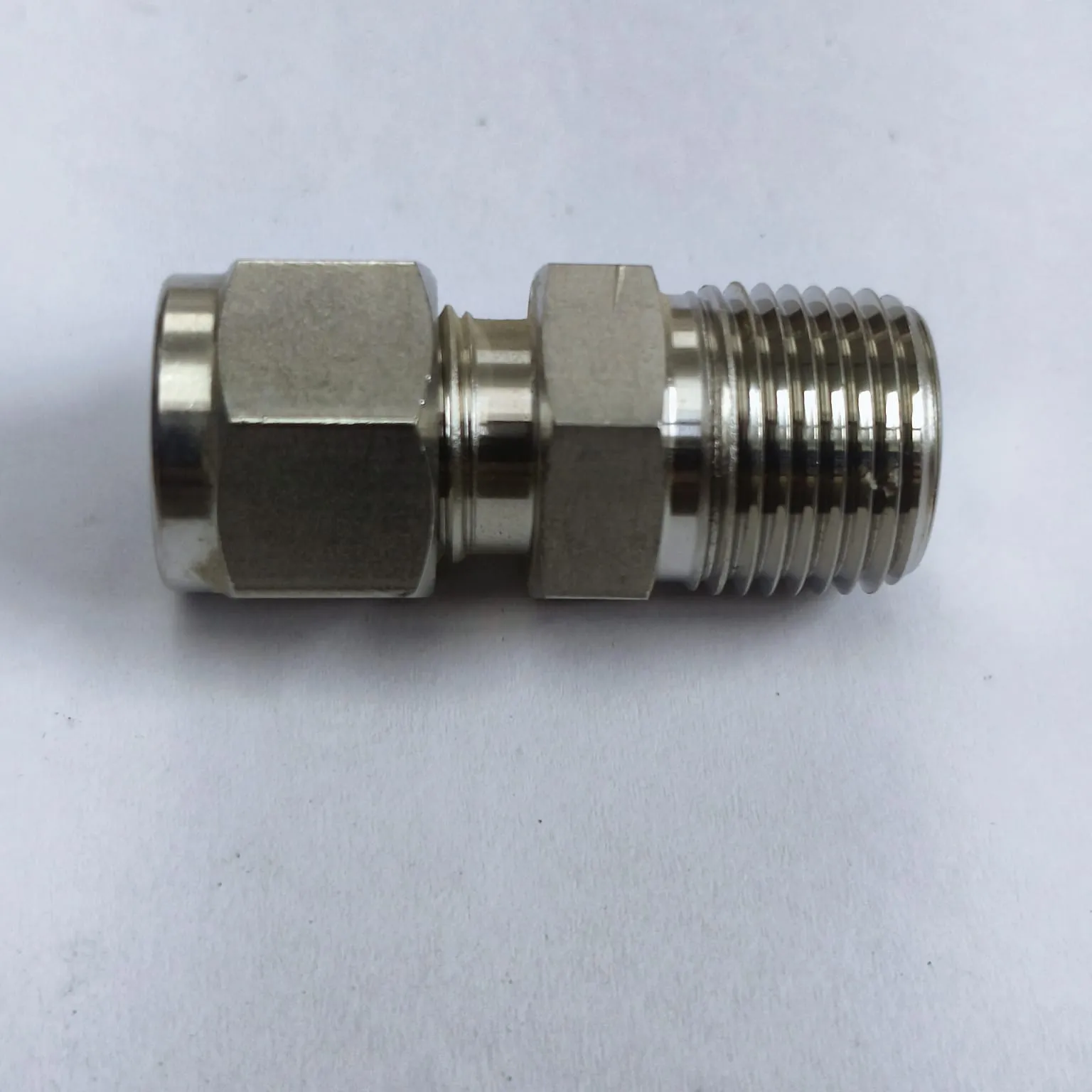 DK-LOK Compression Tube Straight Fitting, 3/8" Tube OD x 3/8" Male NPT, SS316, DMC-6-6N-S - image 2