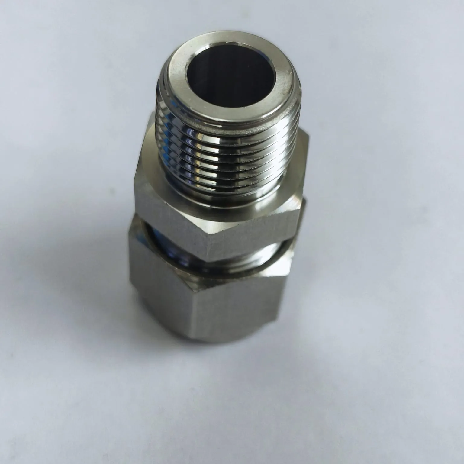 DK-LOK Compression Tube Straight Fitting, 1/2" Tube OD x 3/8" Male NPT, SS316, DMC-8-6N-S - image 4