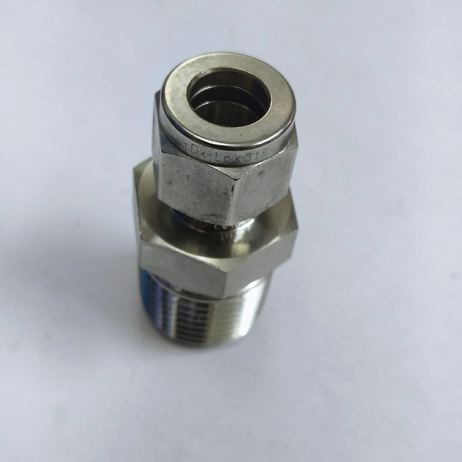 DK-LOK Compression Tube Straight Fitting, 3/8" Tube OD x 1/2" Male NPT, SS316, DMC-6-8N-S - image 3