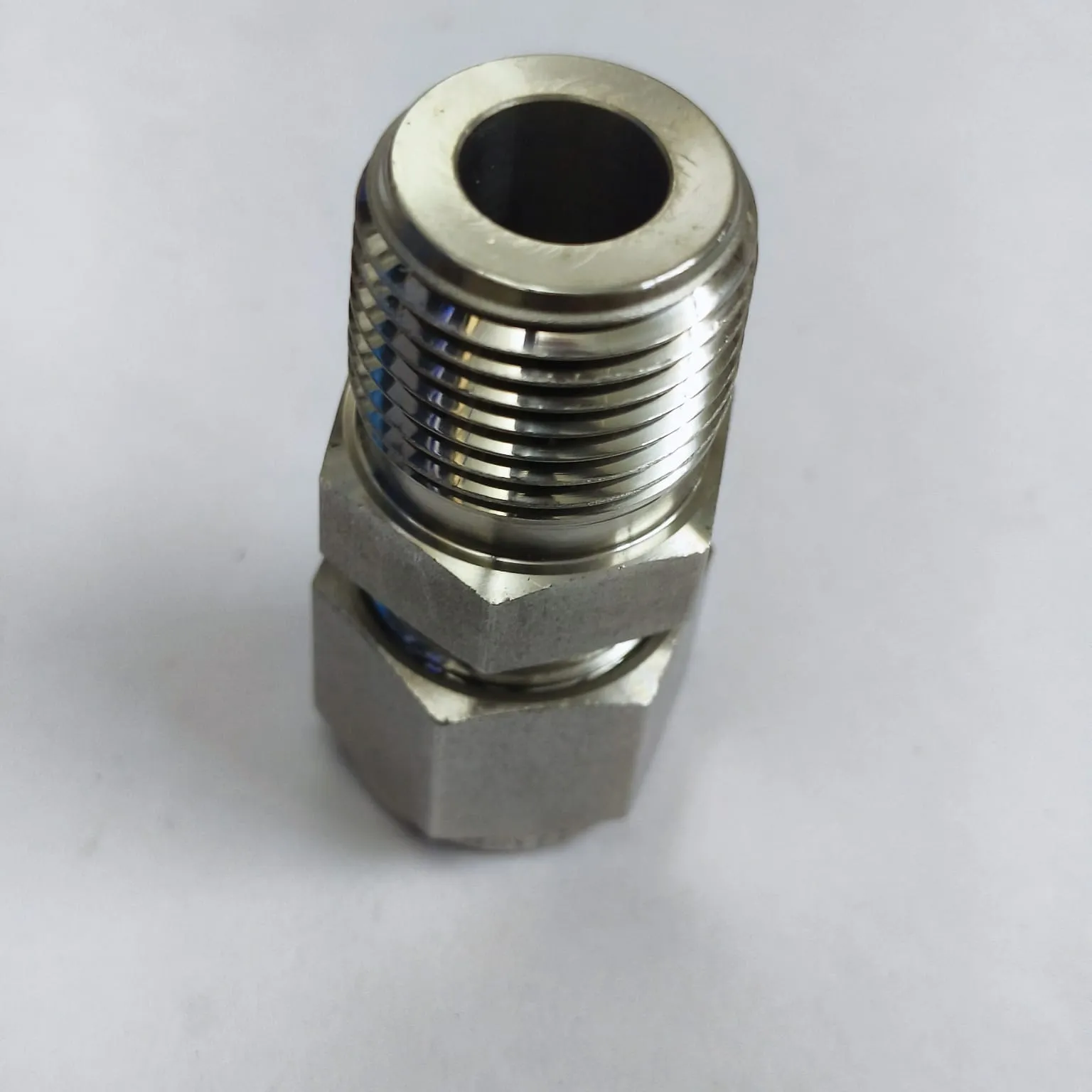 DK-LOK Compression Tube Straight Fitting, 1/2" Tube OD x 1/2" Male NPT, SS316, DMC-8-8N-S - image 3