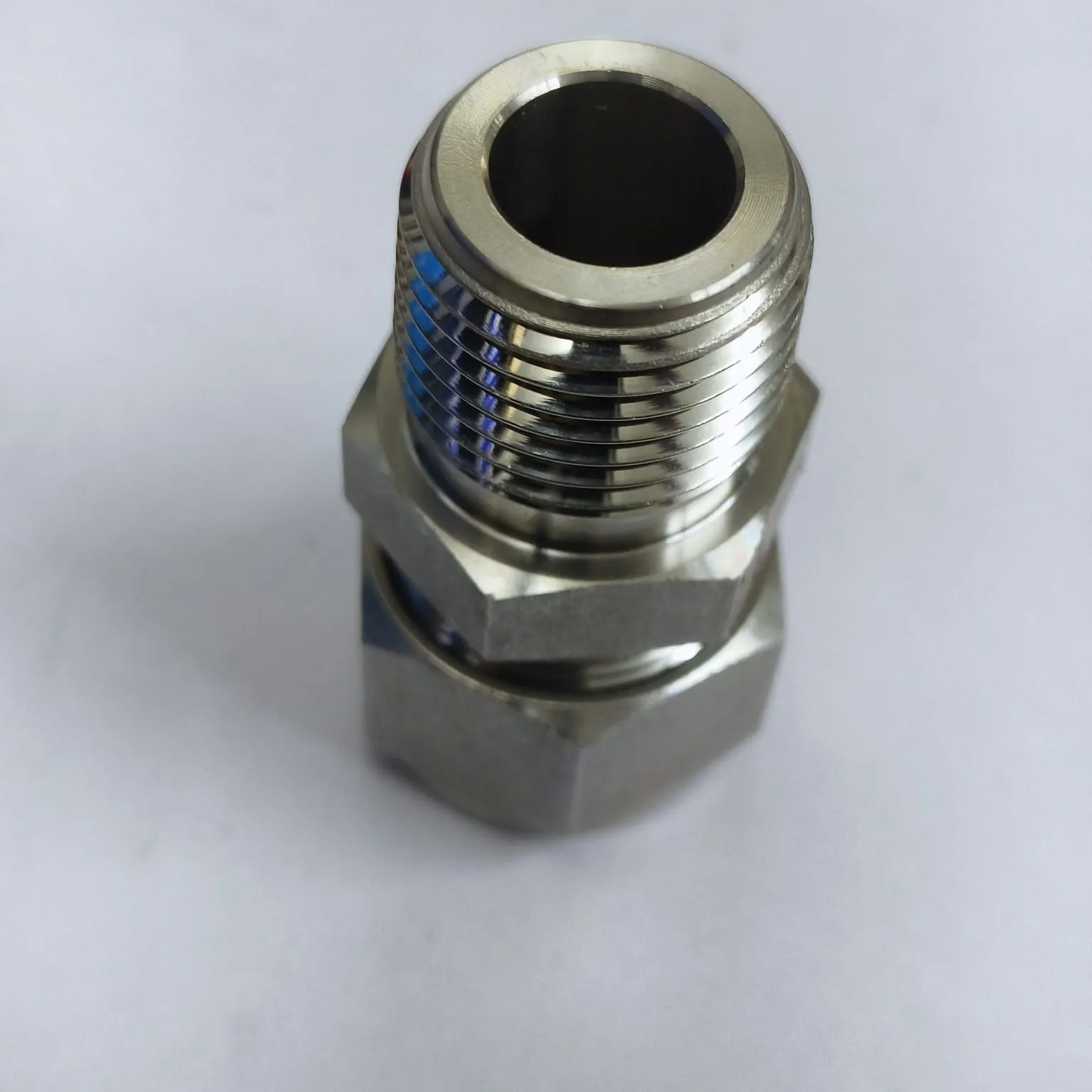 DK-LOK Compression Tube Straight Fitting, 5/8" Tube OD x 1/2" Male NPT, SS316, DMC-10-8N-S - image 3