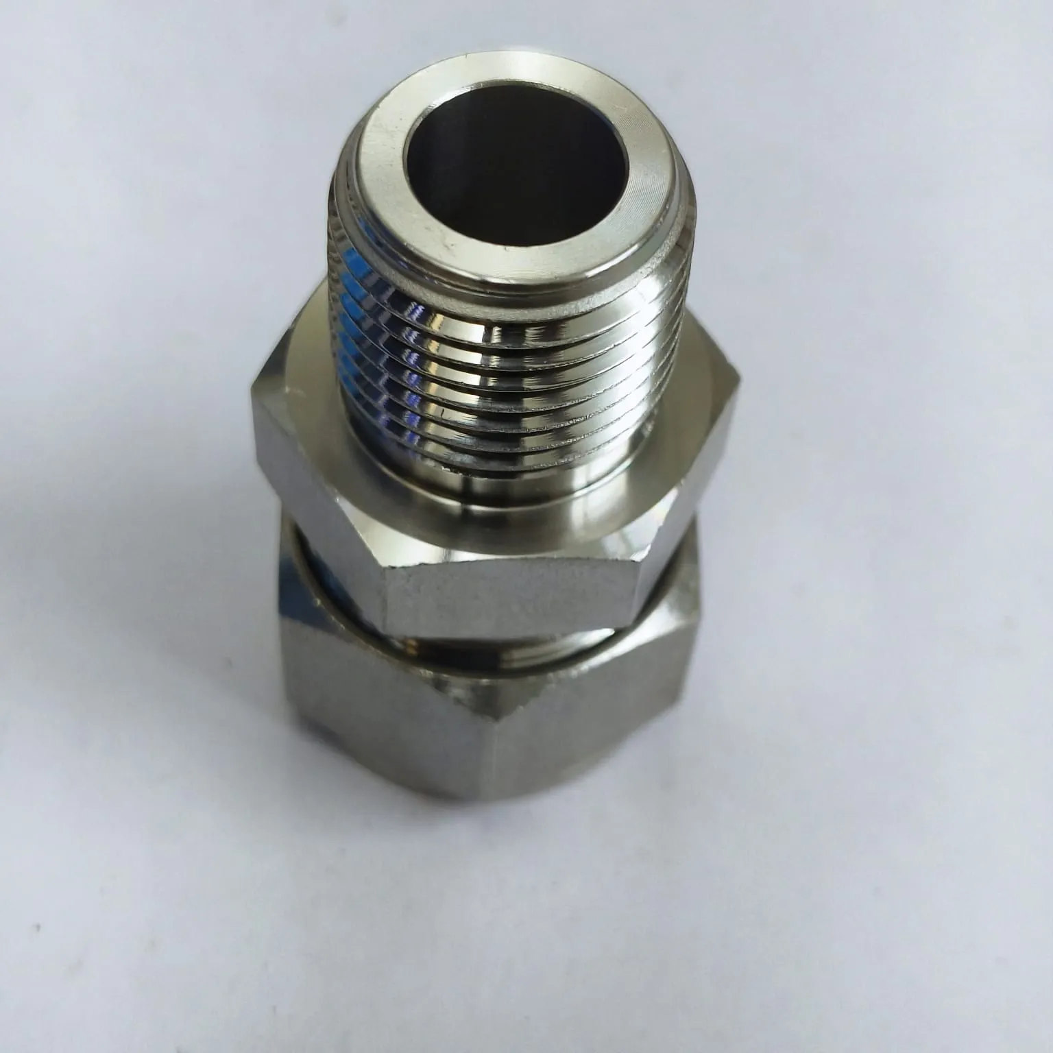 DK-LOK Compression Tube Straight Fitting, 3/4" Tube OD x 1/2" Male NPT, SS316, DMC-12-8N-S - image 4