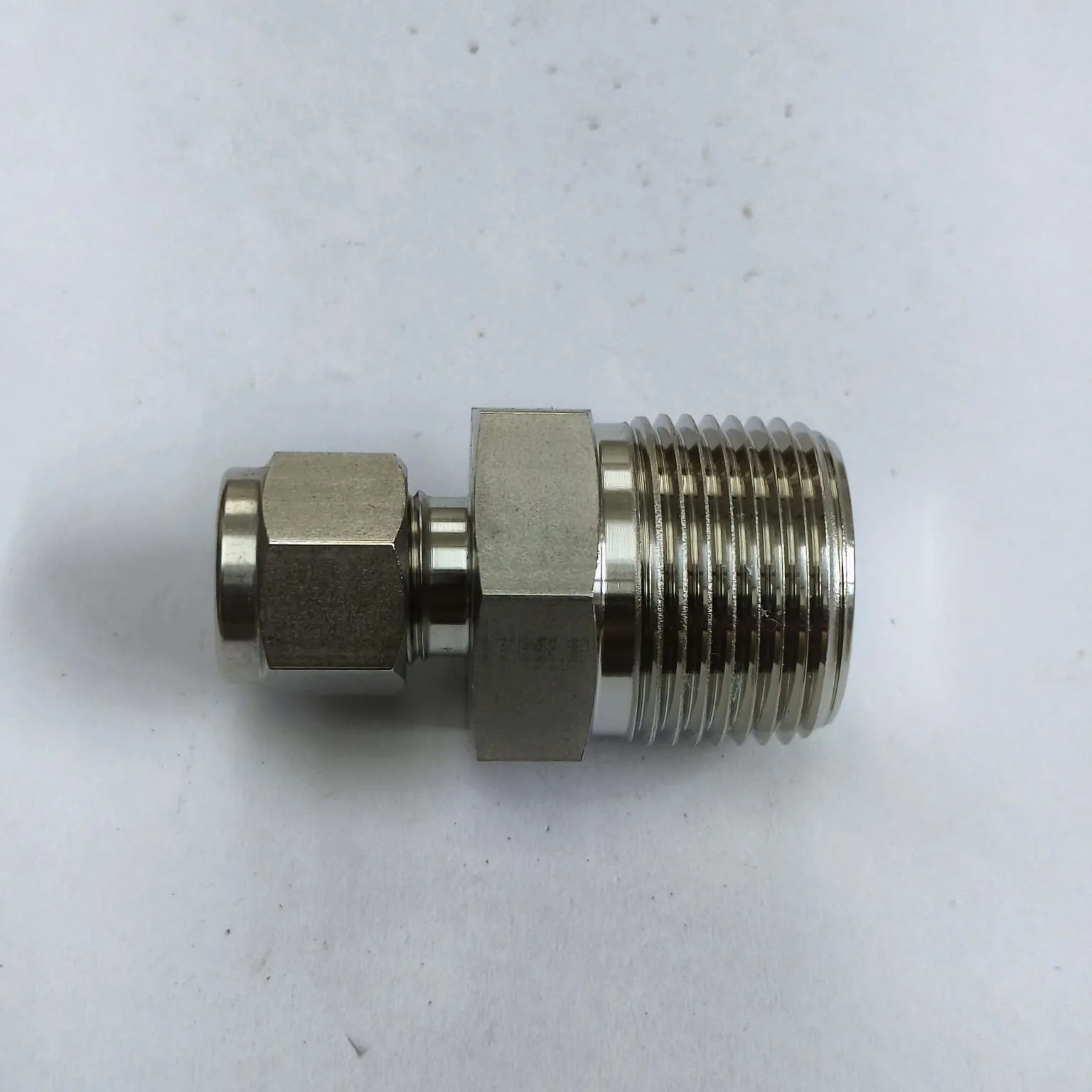 DK-LOK Compression Tube Straight Fitting, 3/8" Tube OD x 3/4" Male NPT, SS316, DMC-6-12N-S - image 2