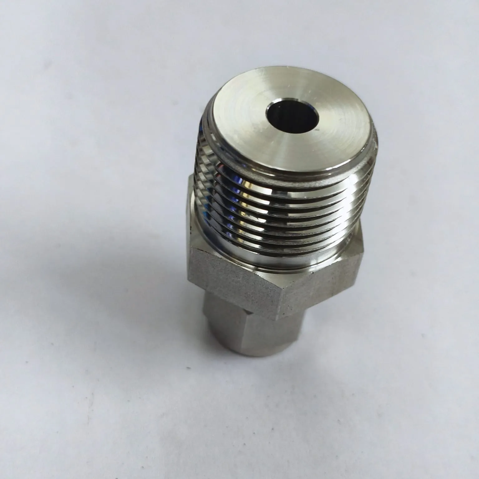 DK-LOK Compression Tube Straight Fitting, 3/8" Tube OD x 3/4" Male NPT, SS316, DMC-6-12N-S - image 4