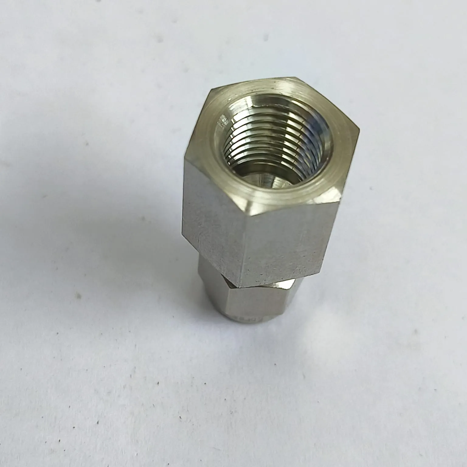 DK-LOK Compression Tube Straight Fitting, 1/4" Tube OD x 1/4" Female NPT, SS316, DCF-4-4N-S - image 3