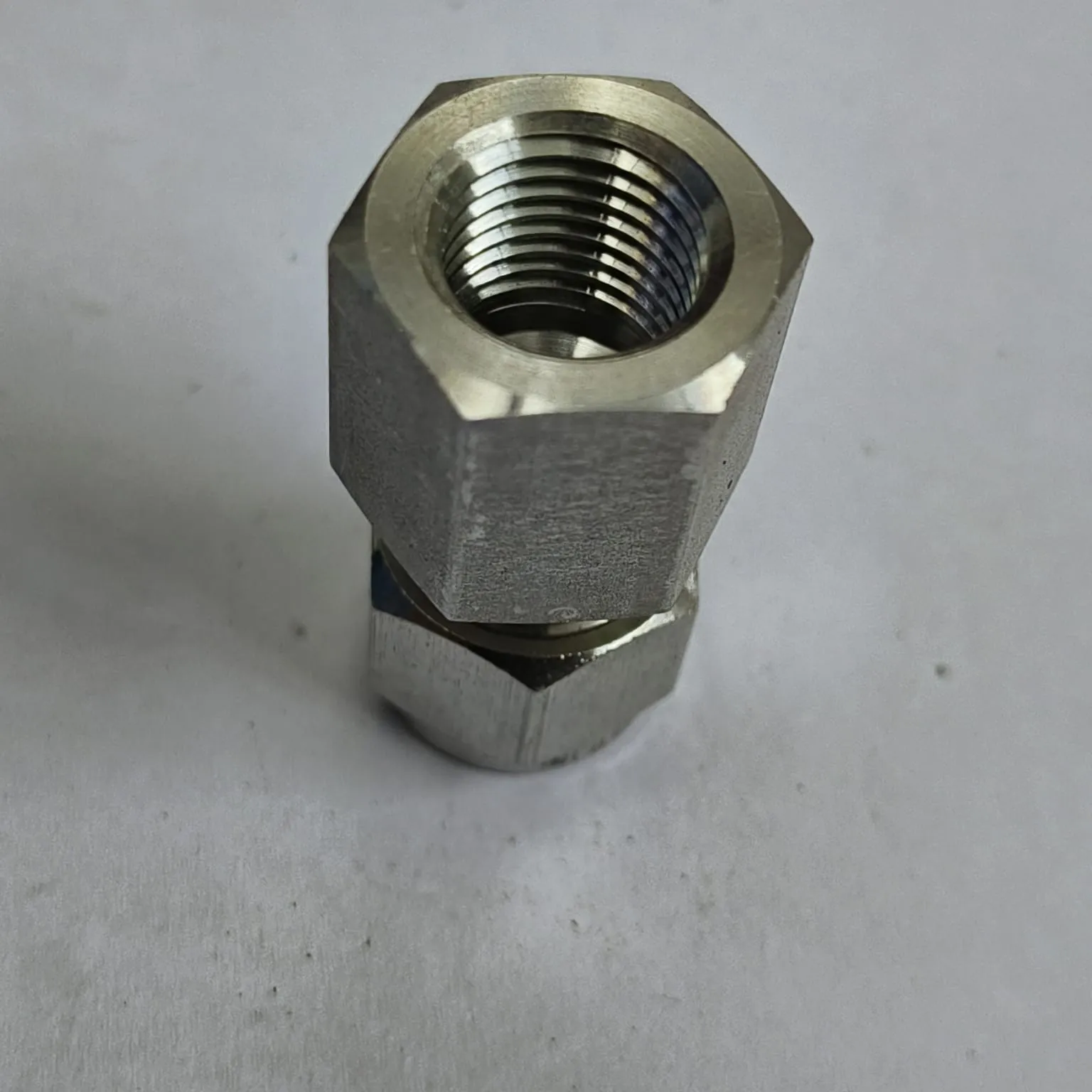DK-LOK Compression Tube Straight Fitting, 3/8" Tube OD x 1/4" Female NPT, SS316, DCF-6-4N-S - image 4