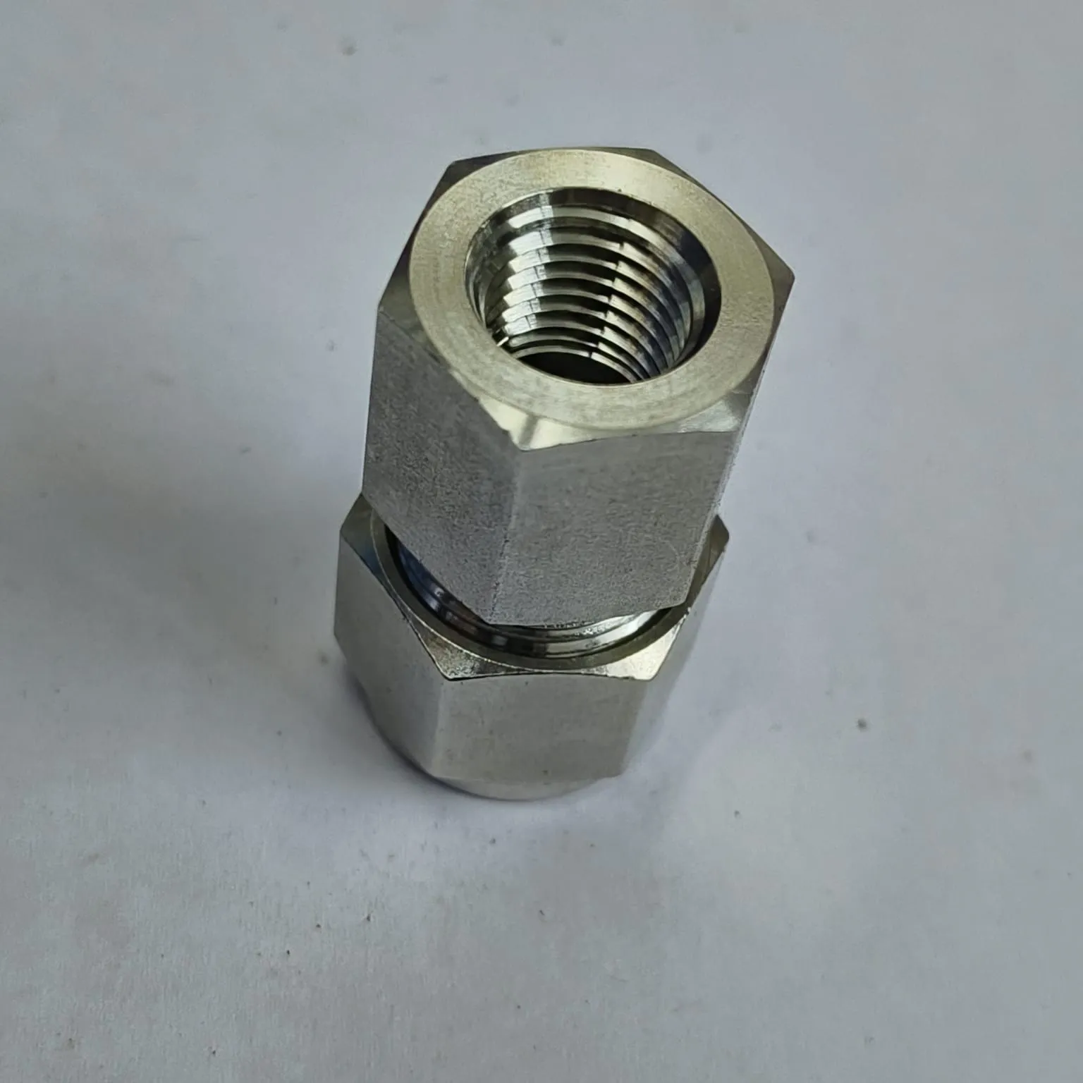 DK-LOK Compression Tube Straight Fitting, 1/2" Tube OD x 1/4" Female NPT, SS316, DCF-8-4N-S - image 3