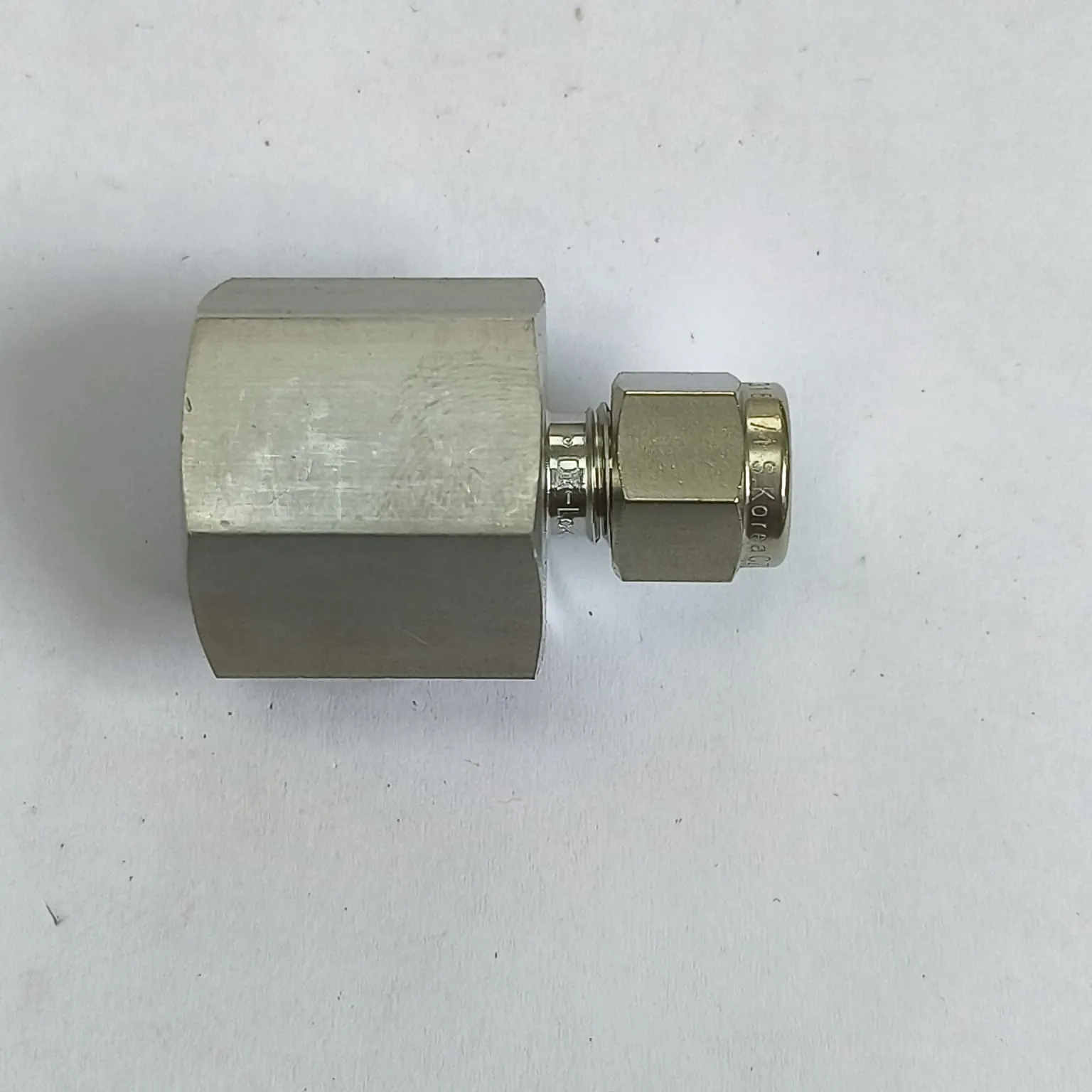 DK-LOK Compression Tube Straight Fitting, 1/4" Tube OD x 1/2" Female NPT, SS316, DCF-4-8N-S - image 2