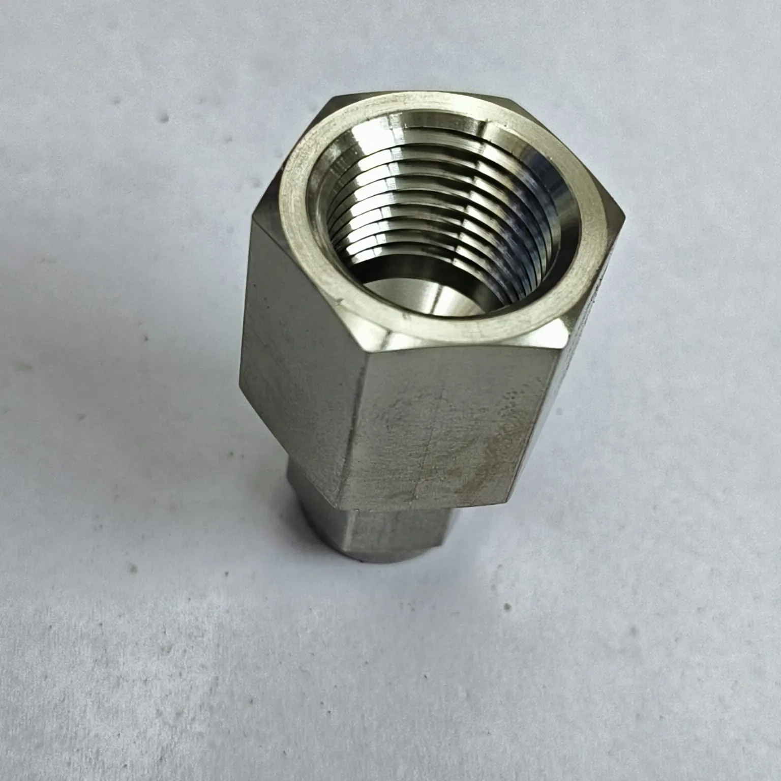DK-LOK Compression Tube Straight Fitting, 3/8" Tube OD x 1/2" Female NPT, SS316, DCF-6-8N-S - image 4