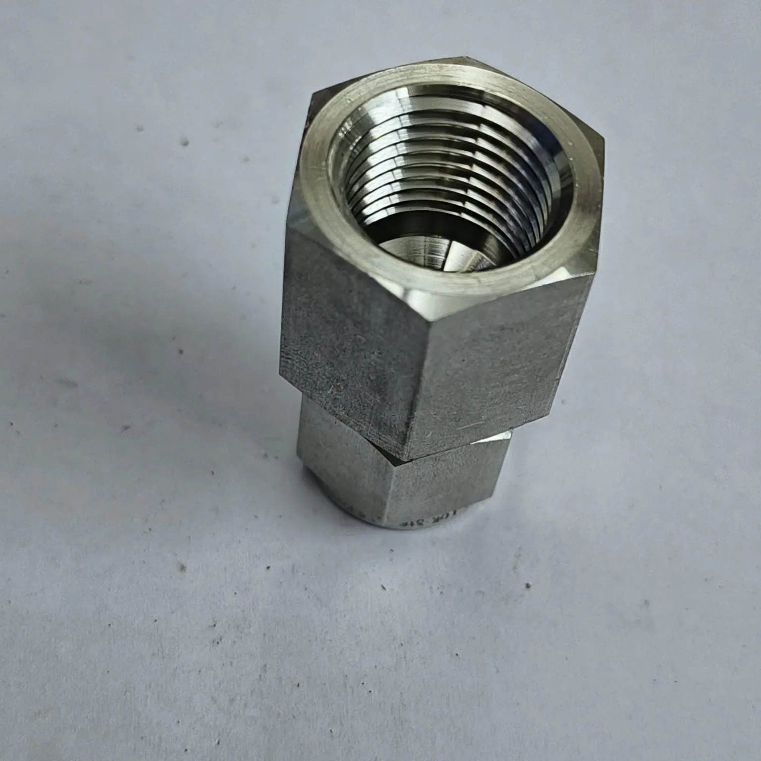 DK-LOK Compression Tube Straight Fitting, 1/2" Tube OD x 1/2" Female NPT, SS316, DCF-8-8N-S - image 4