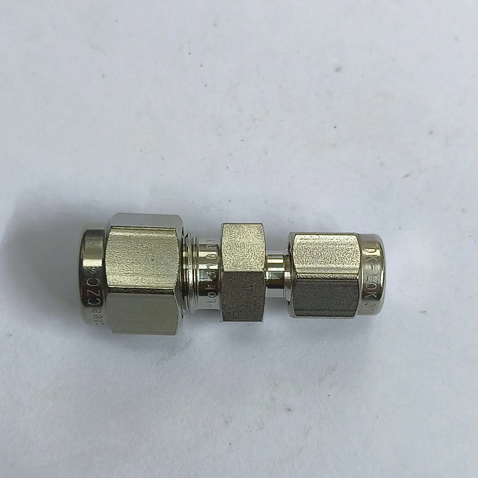 DK-LOK Compression Tube Straight Reducing Fitting, 1/4" Tube OD x 1/8" Tube OD, SS316, DUR-4-2-S - image 2