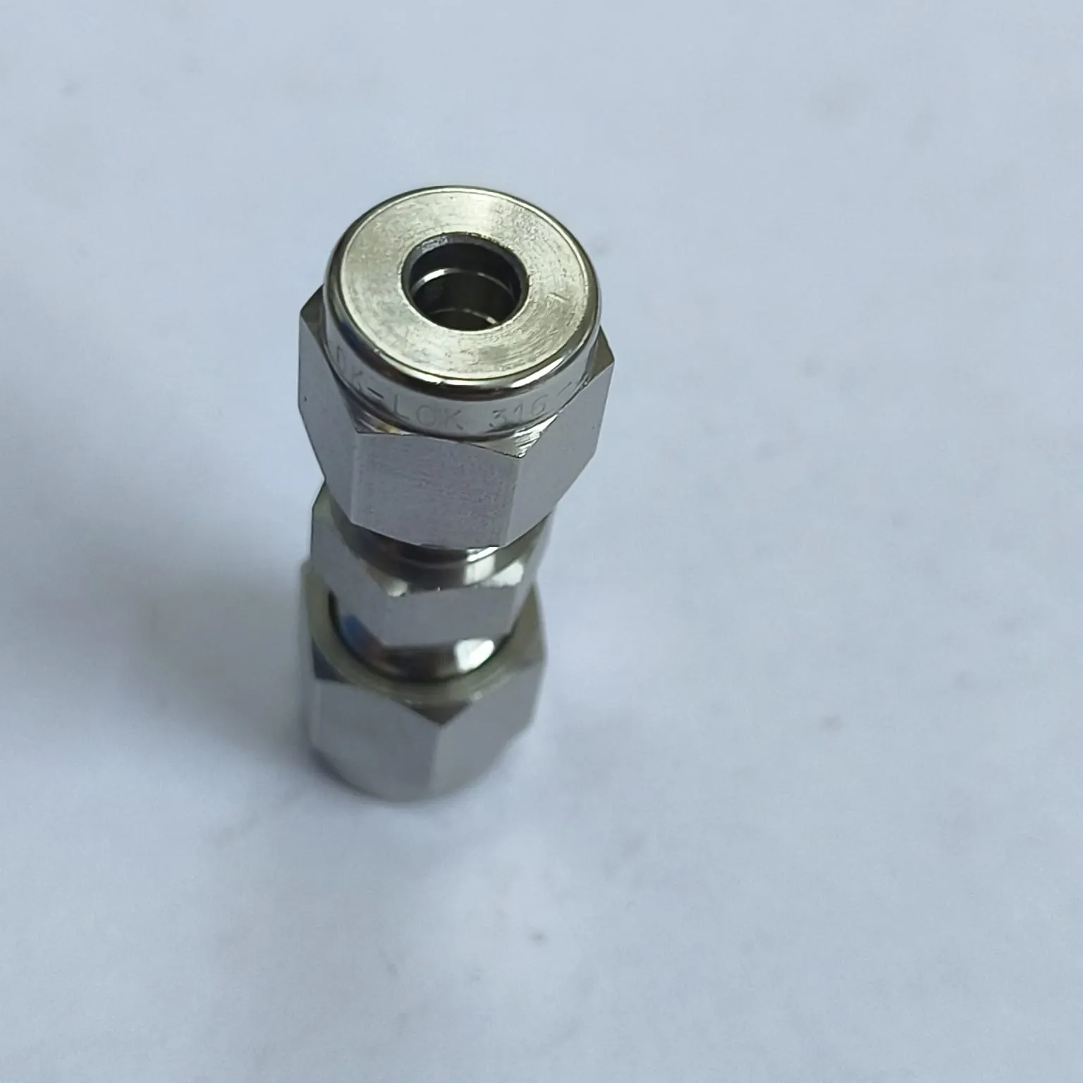 DK-LOK Compression Tube Straight Fitting, 3/16" Tube OD x 3/16" Tube OD, SS316, DU-3-S - image 2