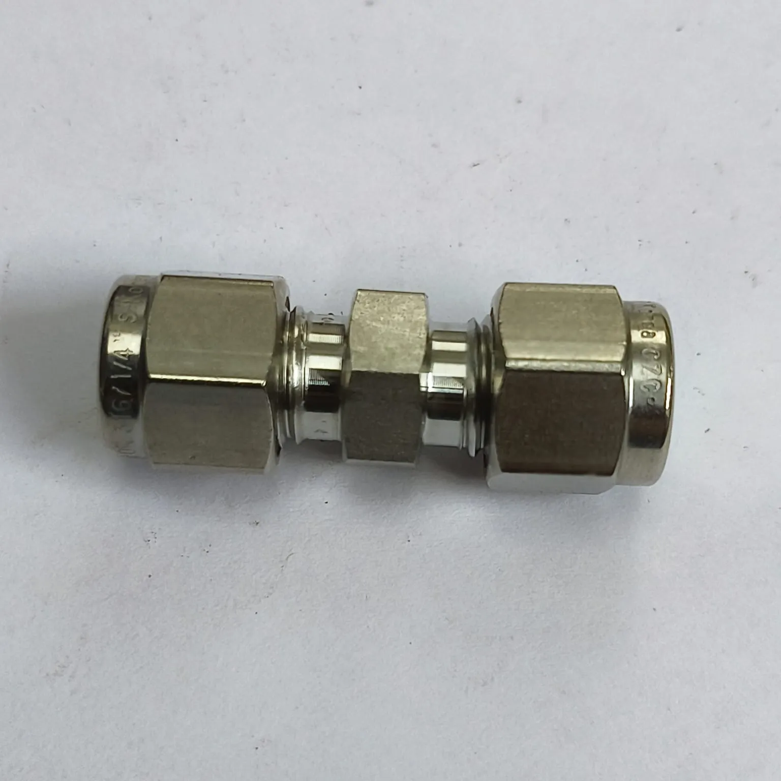 DK-LOK Compression Tube Straight Fitting, 1/4" Tube OD x 1/4" Tube OD, SS316, DU-4-S - image 2
