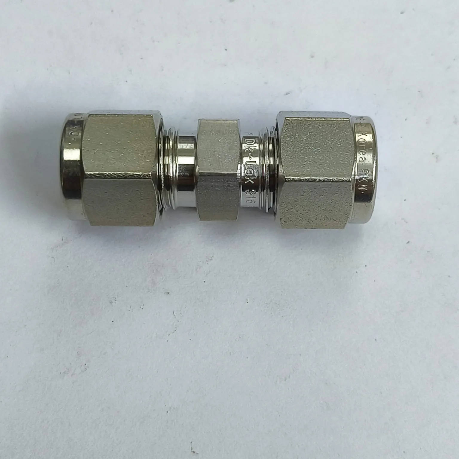 DK-LOK Compression Tube Straight Fitting, 5/16" Tube OD x 5/16" Tube OD, SS316, DU-5-S - image 2