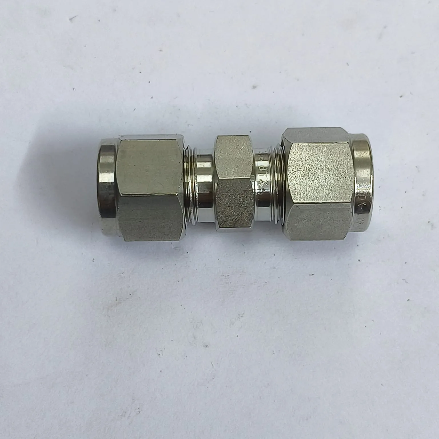 DK-LOK Compression Tube Straight Fitting, 3/8" Tube OD x 3/8" Tube OD, SS316, DU-6-S - image 2