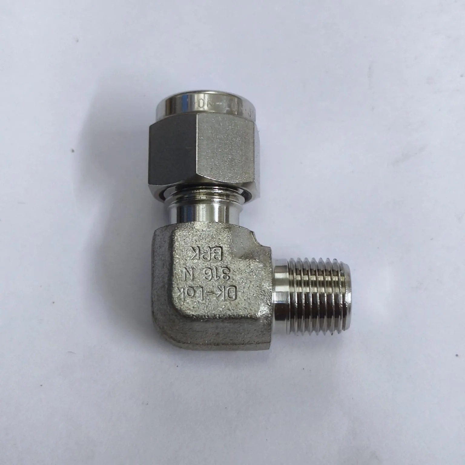 DK-LOK Compression Tube 90° Elbow Fitting, 1/4" Tube OD x 1/8" Male NPT, SS316, DLM-4-2N-S - image 2