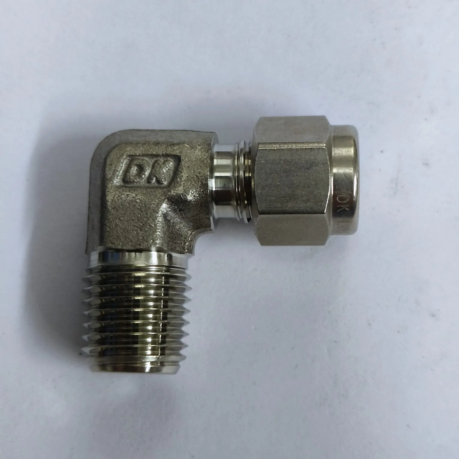 DK-LOK Compression Tube 90° Elbow Fitting, 1/4" Tube OD x 1/4" Male NPT, SS316, DLM-4-4N-S - image 2
